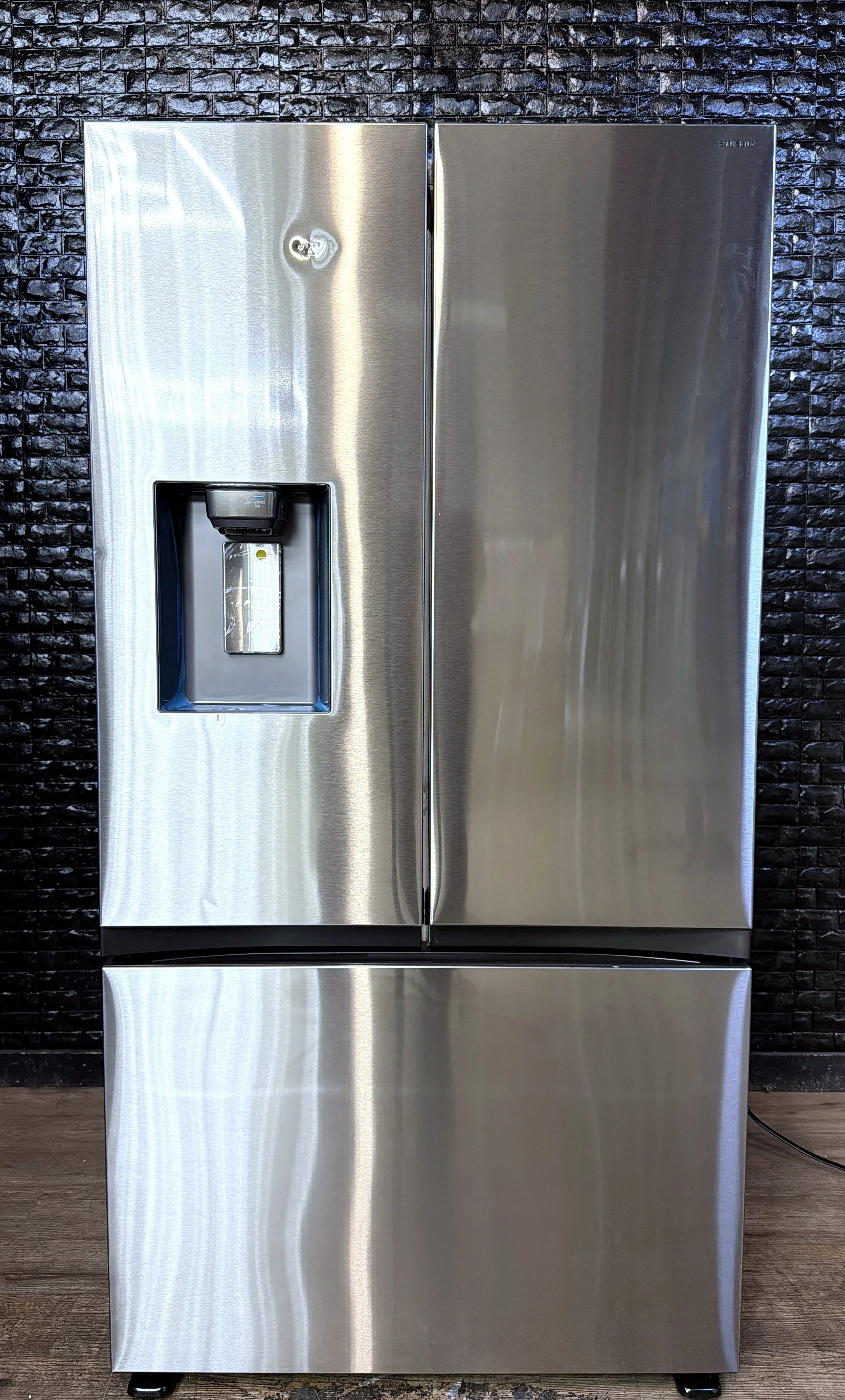 SAMSUNG REFRIGERATOR