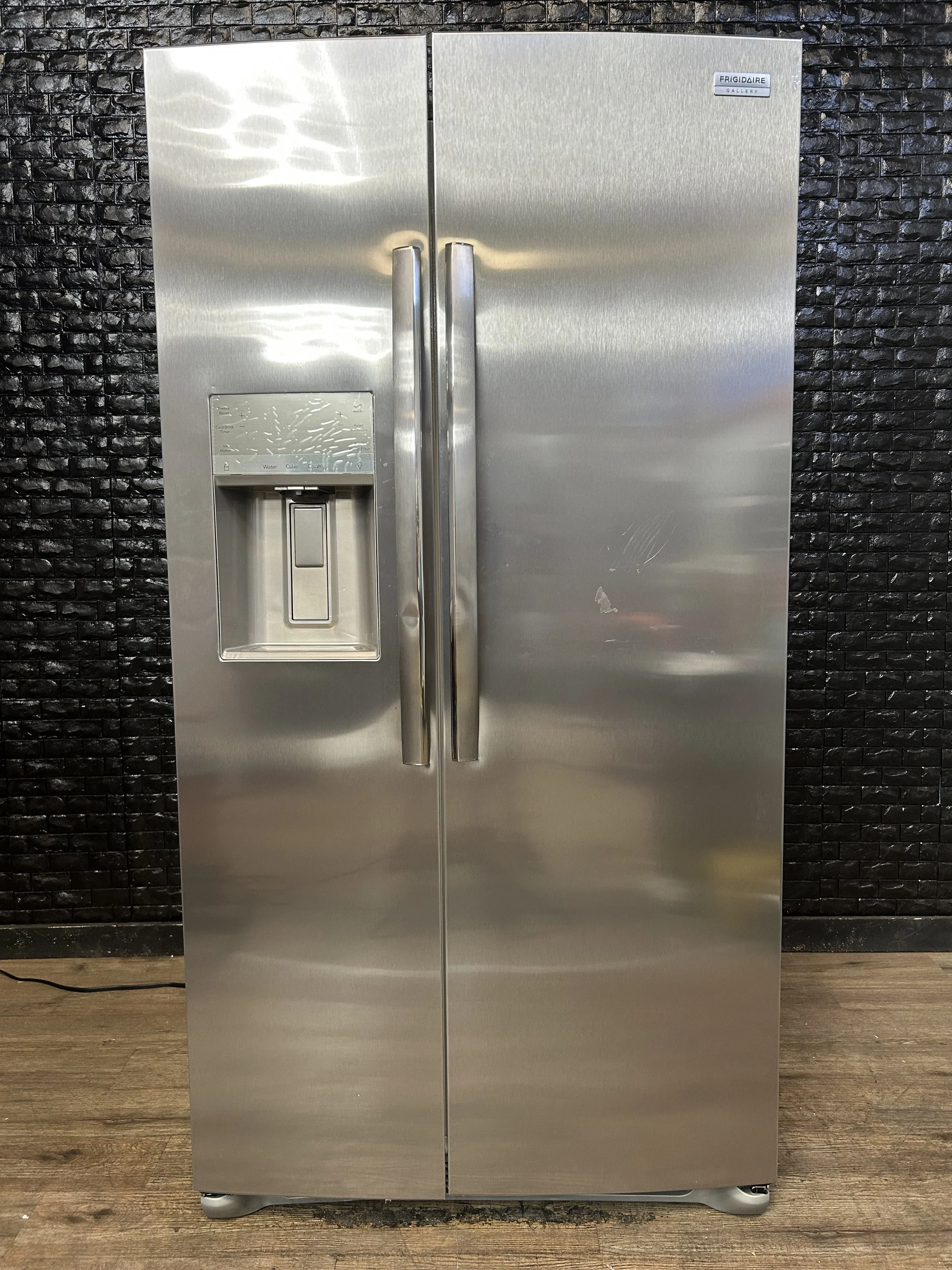 SIDE-BY-SIDE FRIGIDAIRE REFRIGERATOR