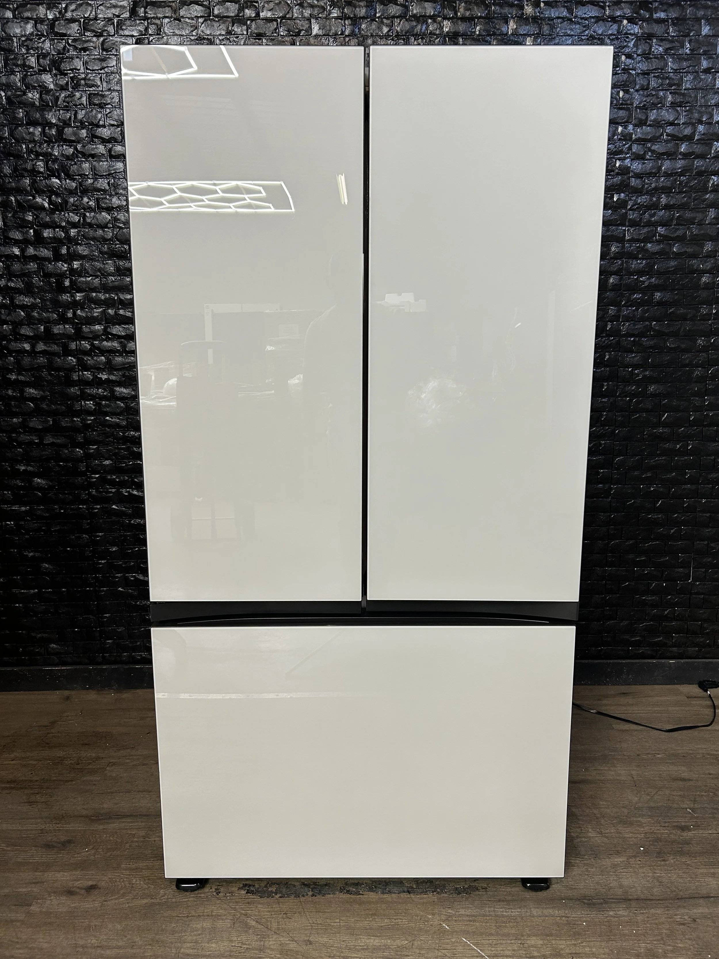 SAMSUNG BESPOKE REFRIGERATOR (WHITE GLASS PANELS)