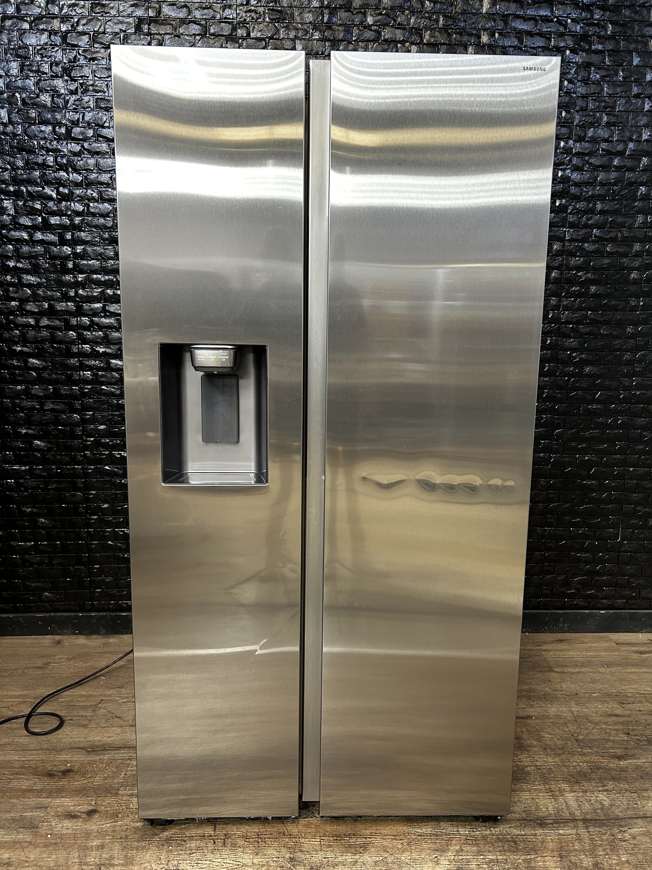 SAMSUNG SIDE BY SIDE REFRIGERATOR