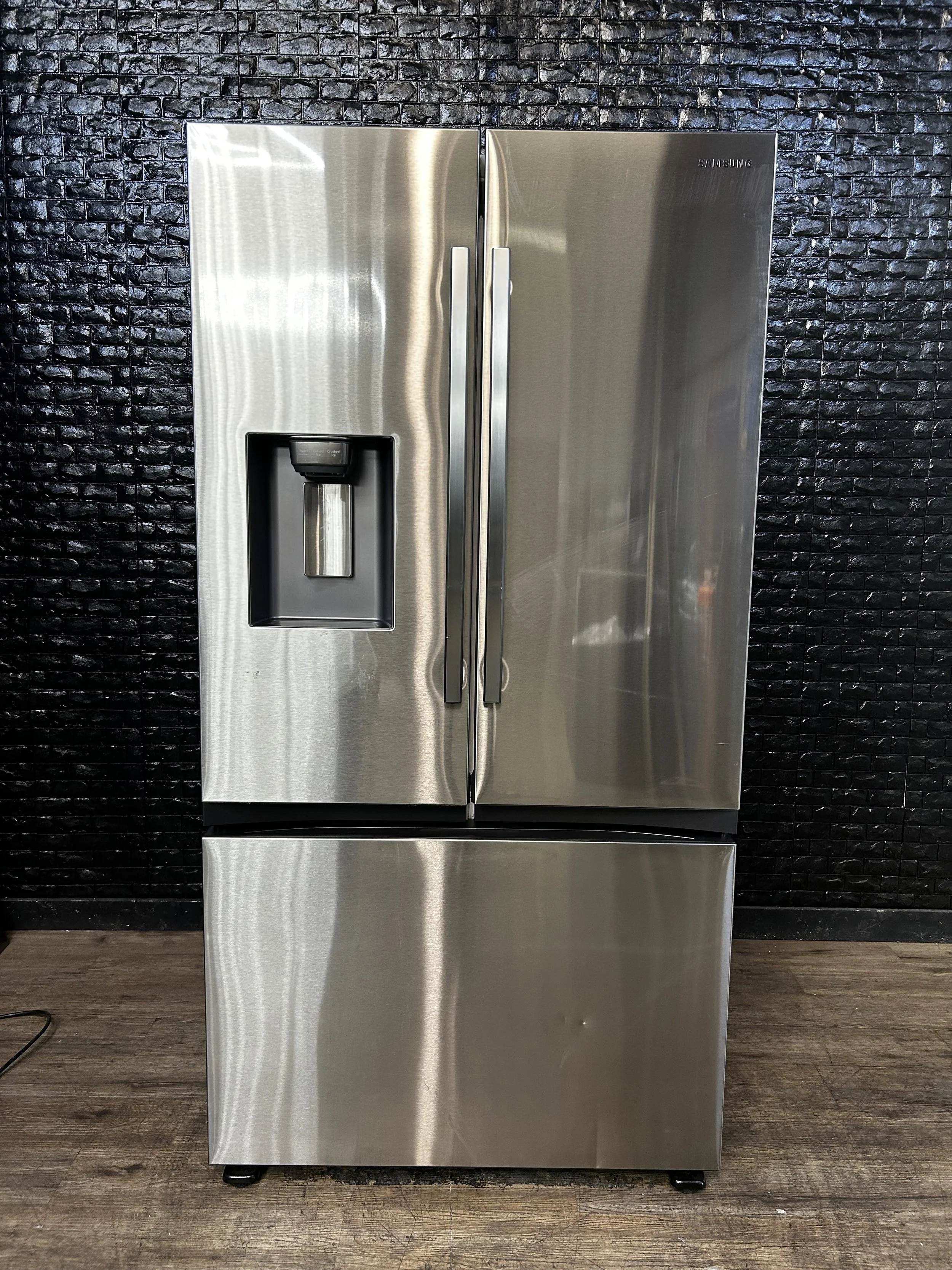 SAMSUNG REFRIGERATOR