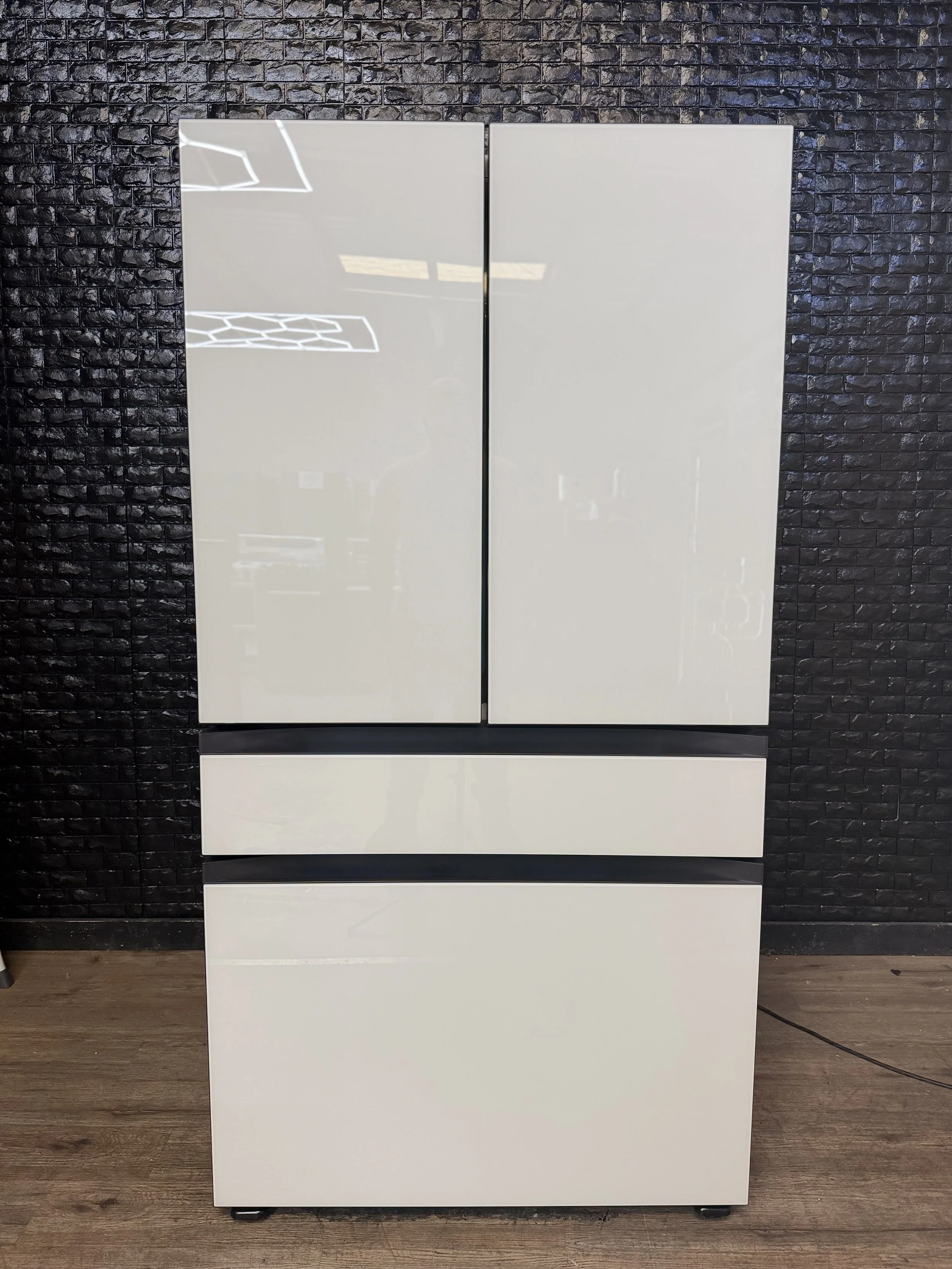 SAMSUNG BESPOKE REFRIGERATOR (WHITE GLASS PANELS)
