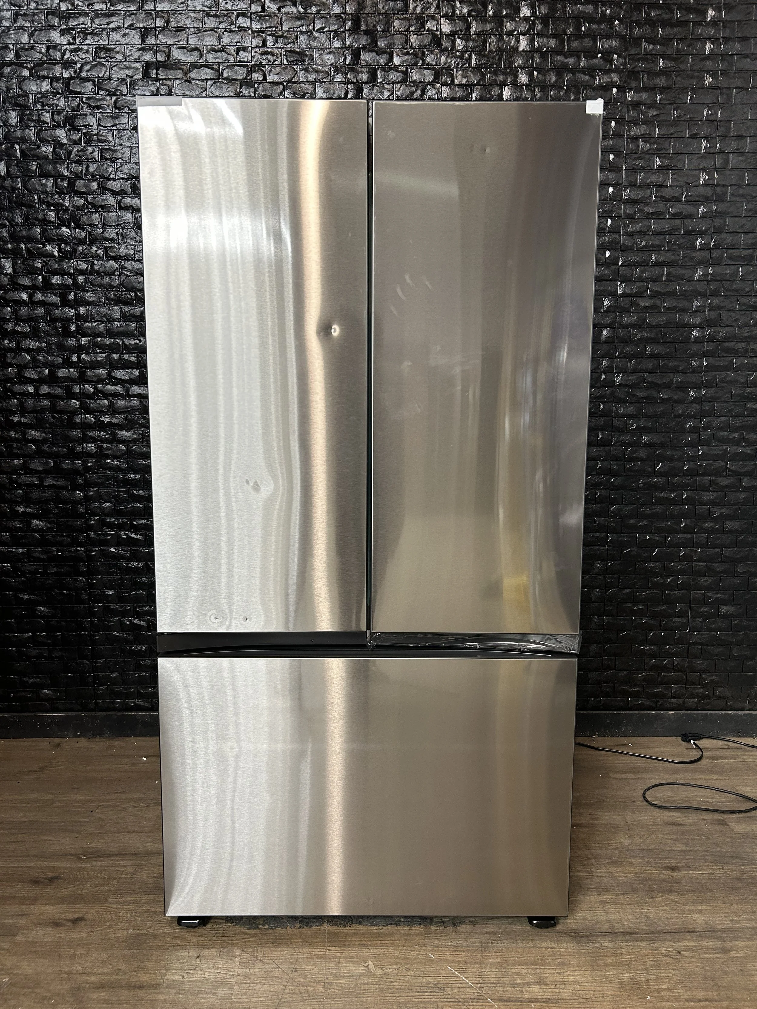 SAMSUNG REFRIGERATOR