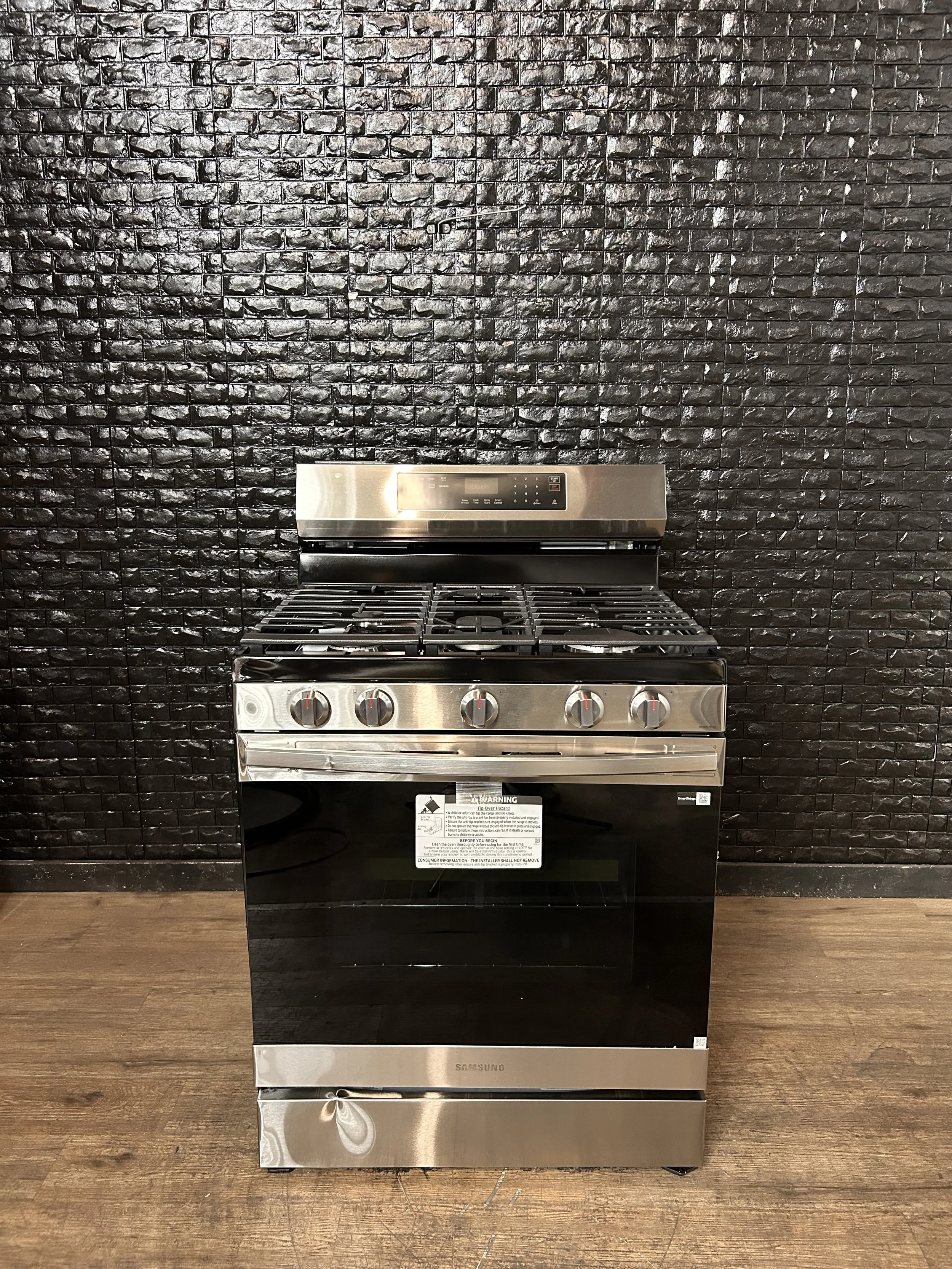 SAMSUNG GAS RANGE