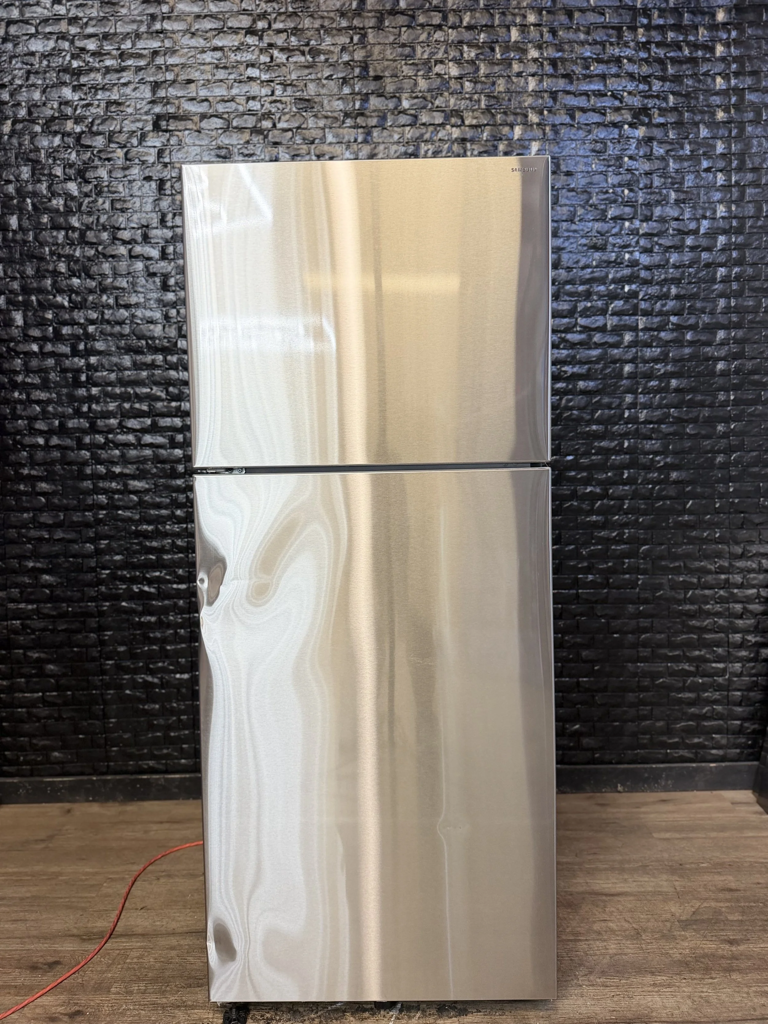 SAMSUNG REFRIGERATOR