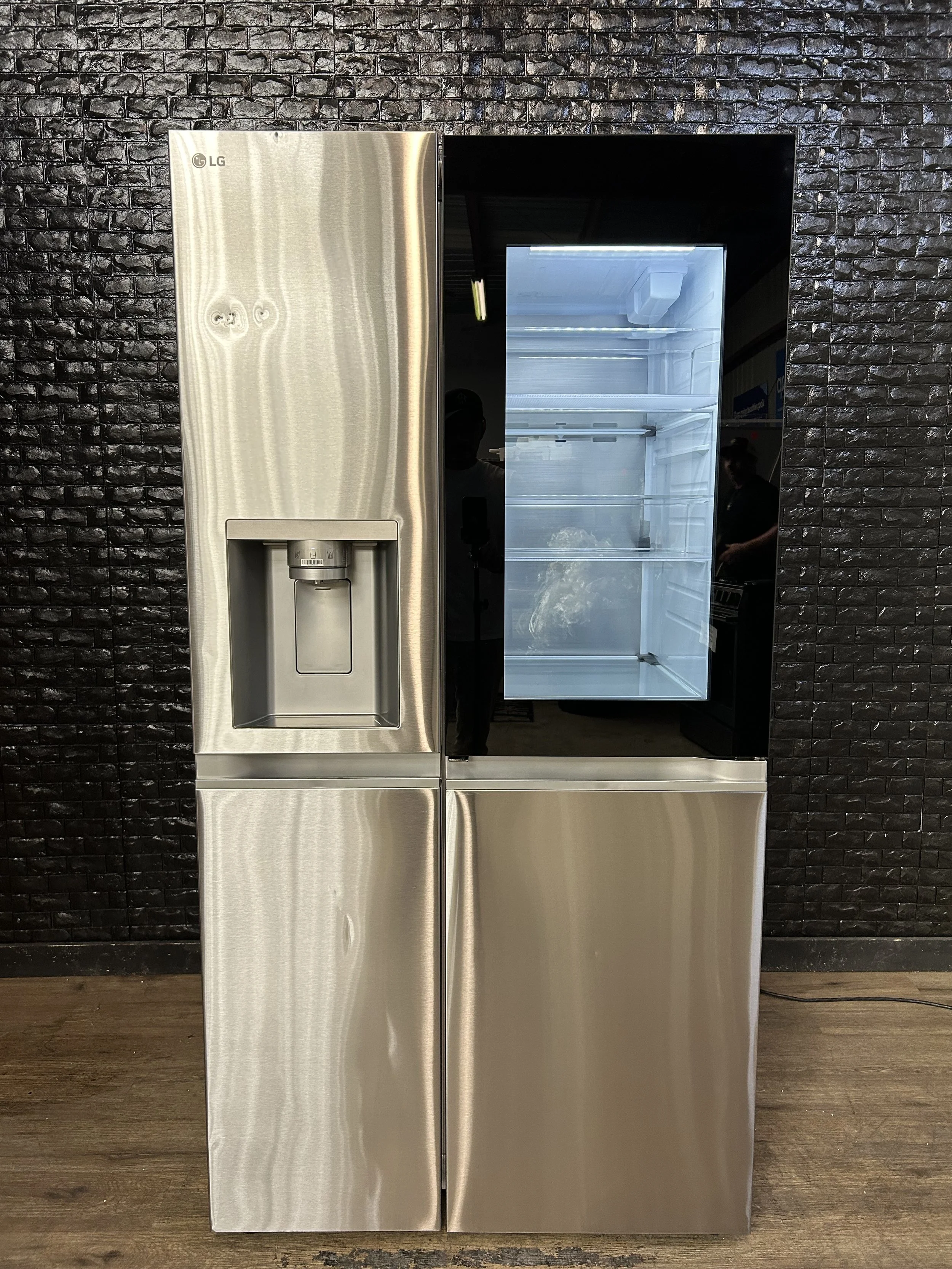 LG SIDE-BY-SIDE INSTAVIEW REFRIGERATOR
