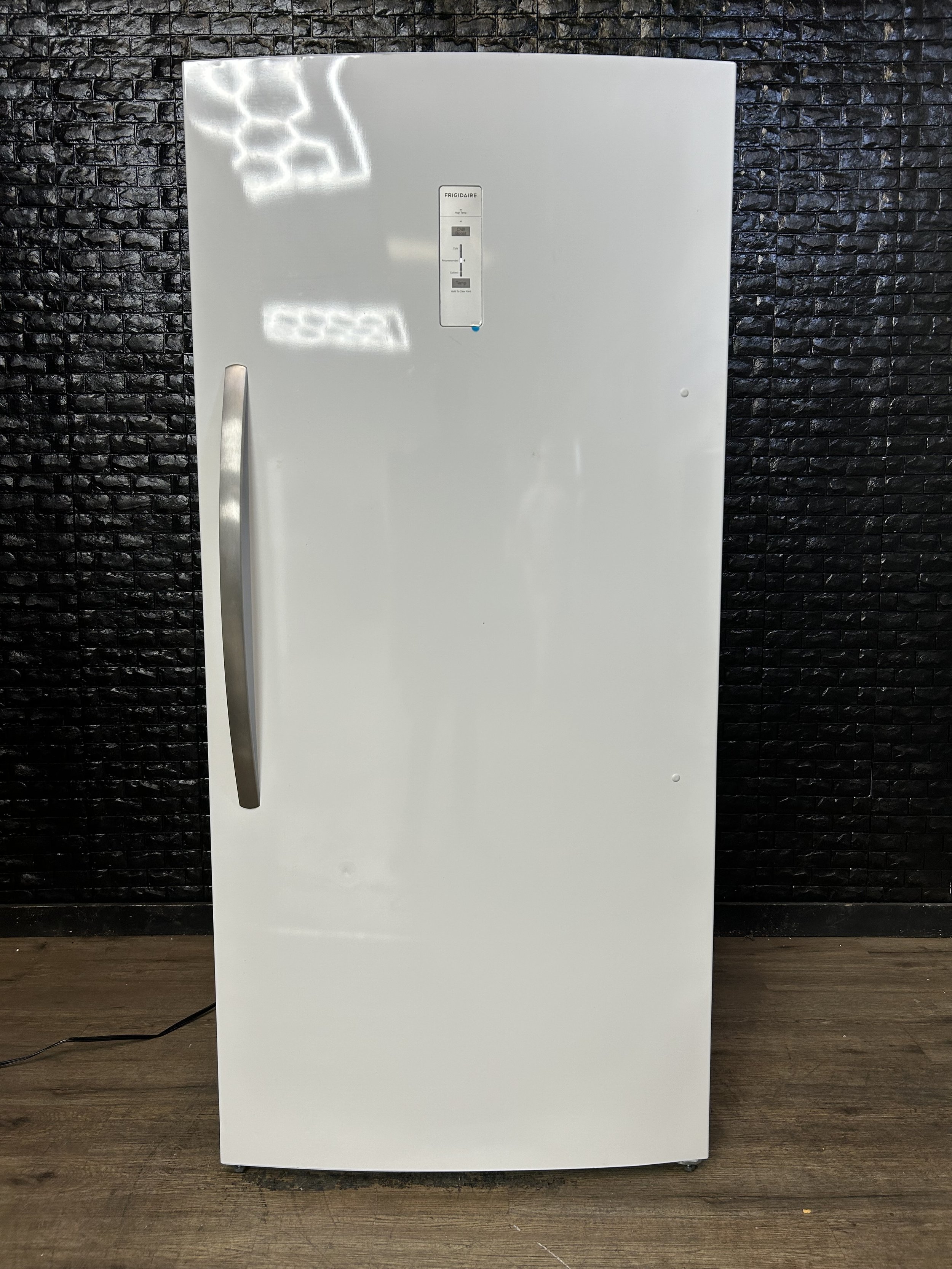 FRIGIDAIRE REFRIGERATOR