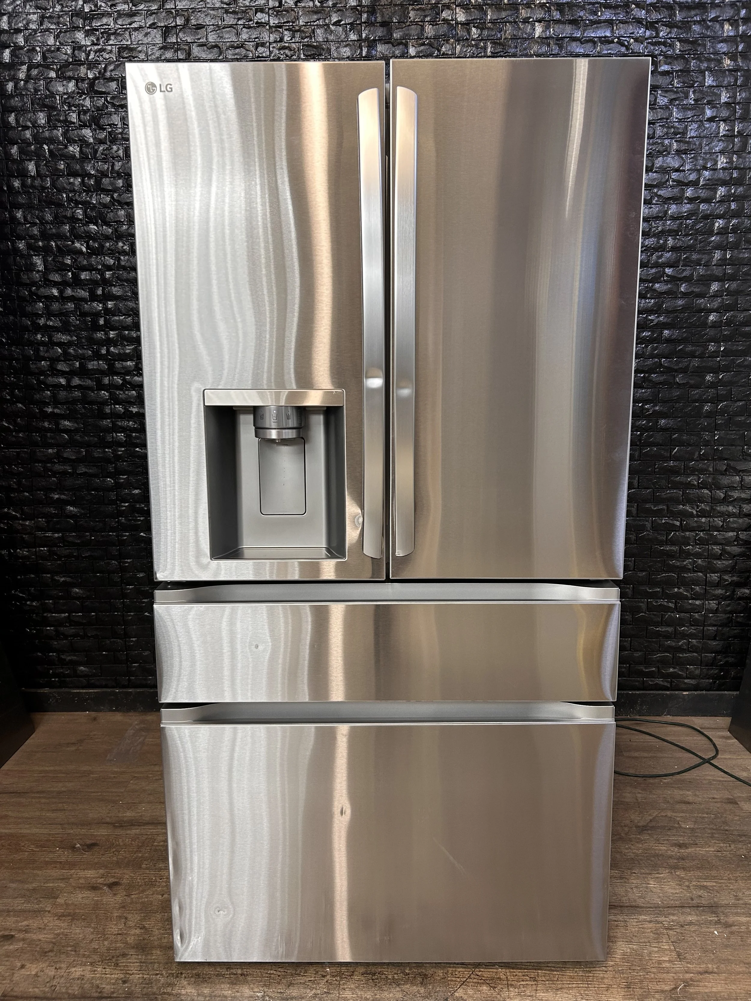LG 4-DOOR REFRIGERATOR