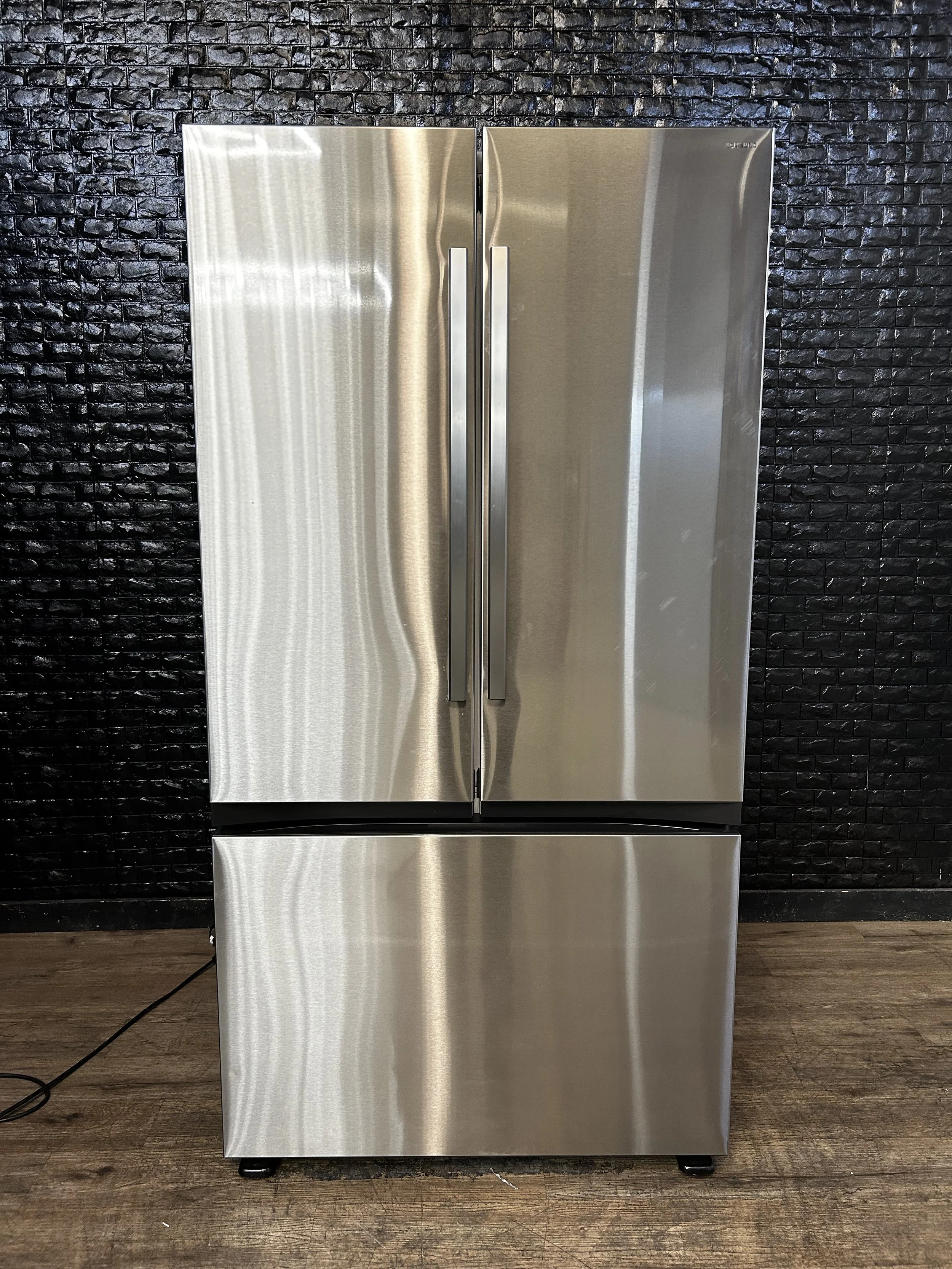 SAMSUNG REFRIGERATOR