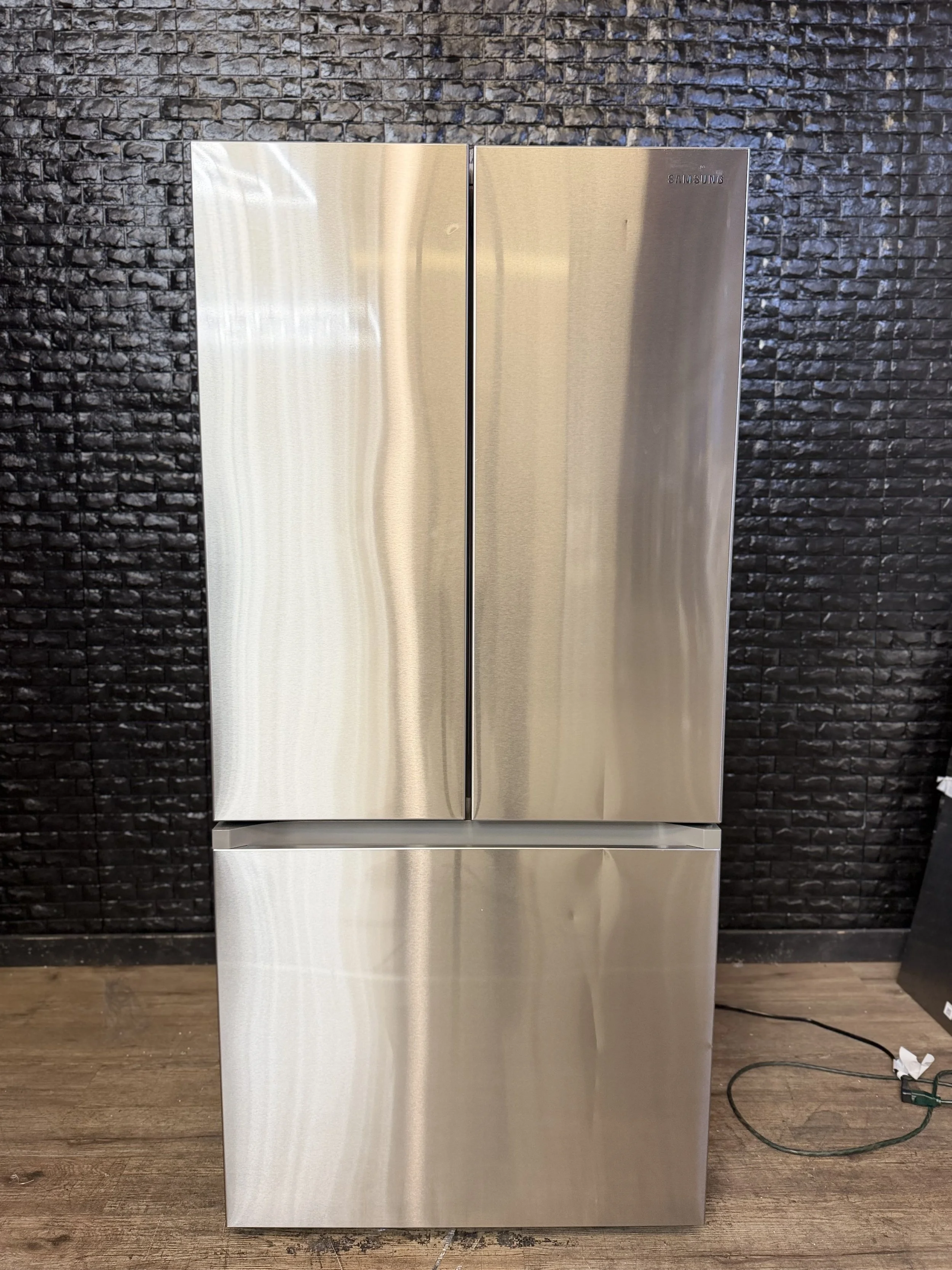 SAMSUNG REFRIGERATOR