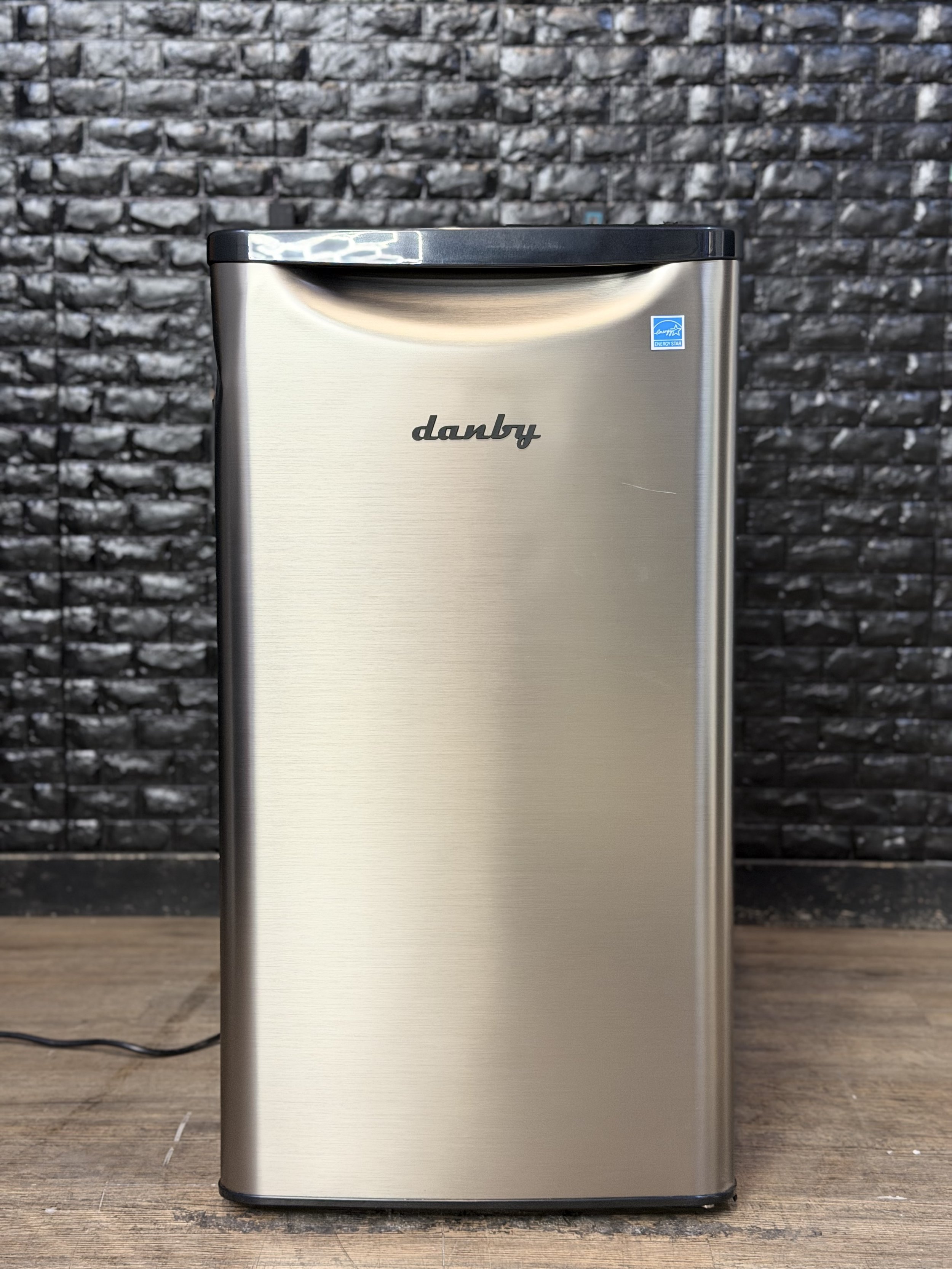 DANBY MINI REFRIGERATOR