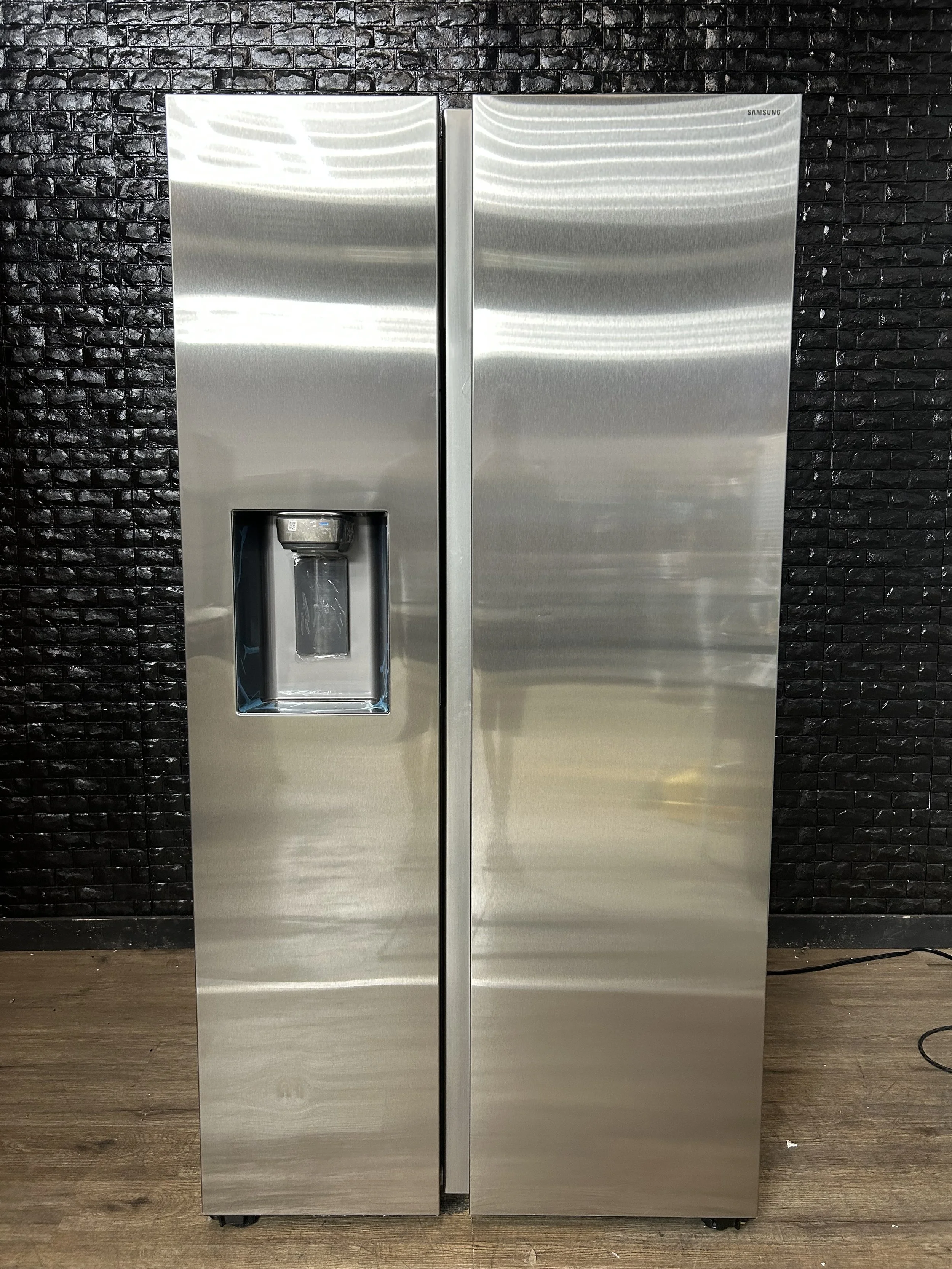 SAMSUNG REFRIGERATOR