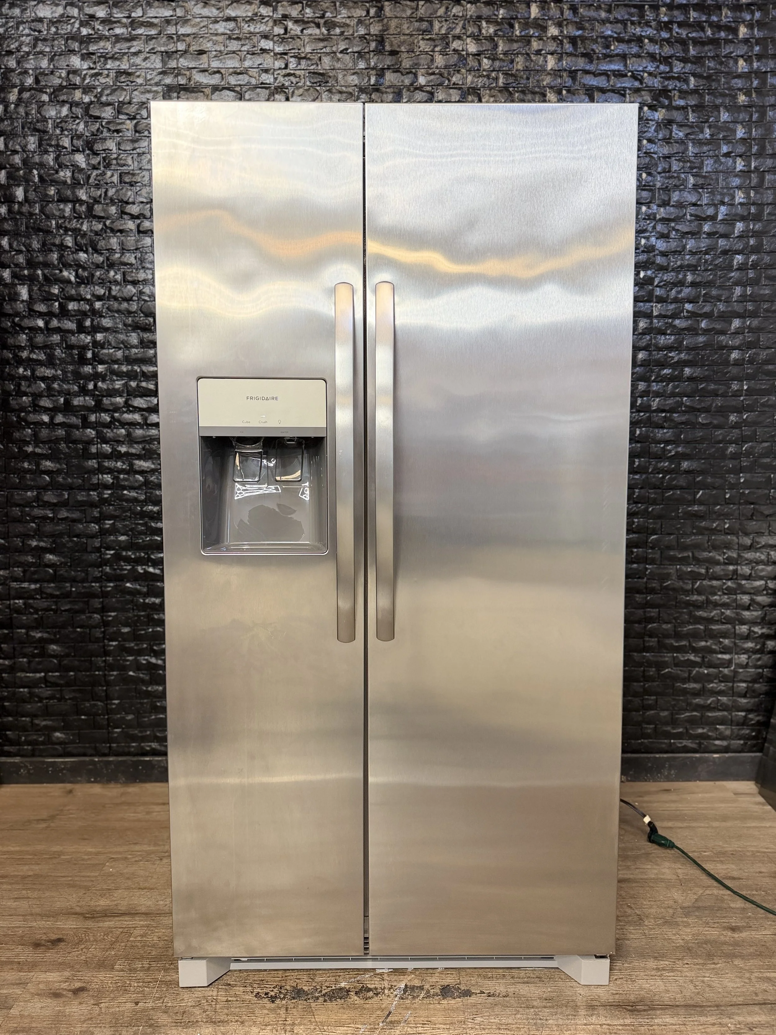 FRIGIDAIRE REFRIGERATOR