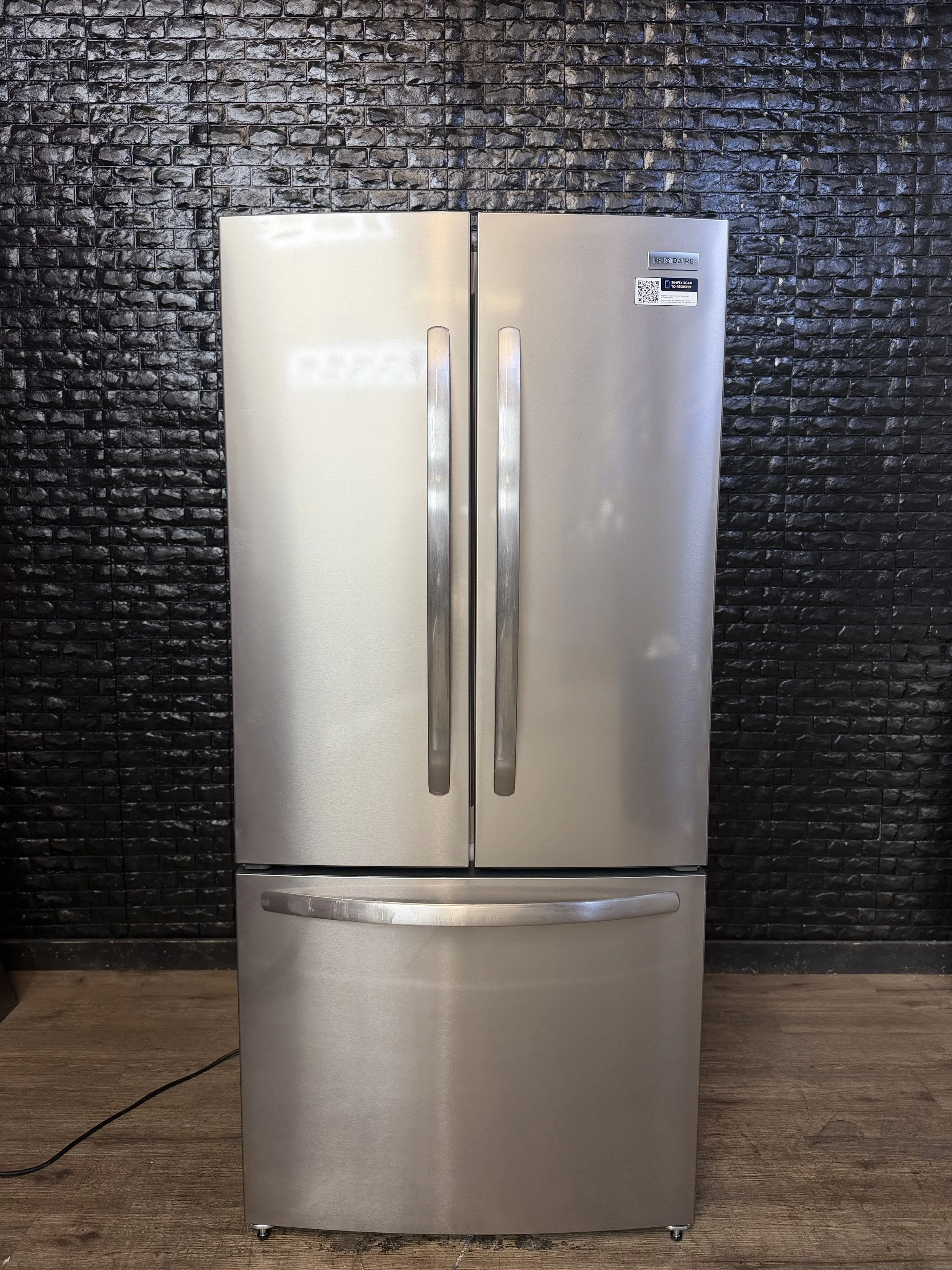 FRIGIDAIRE REFRIGERATOR