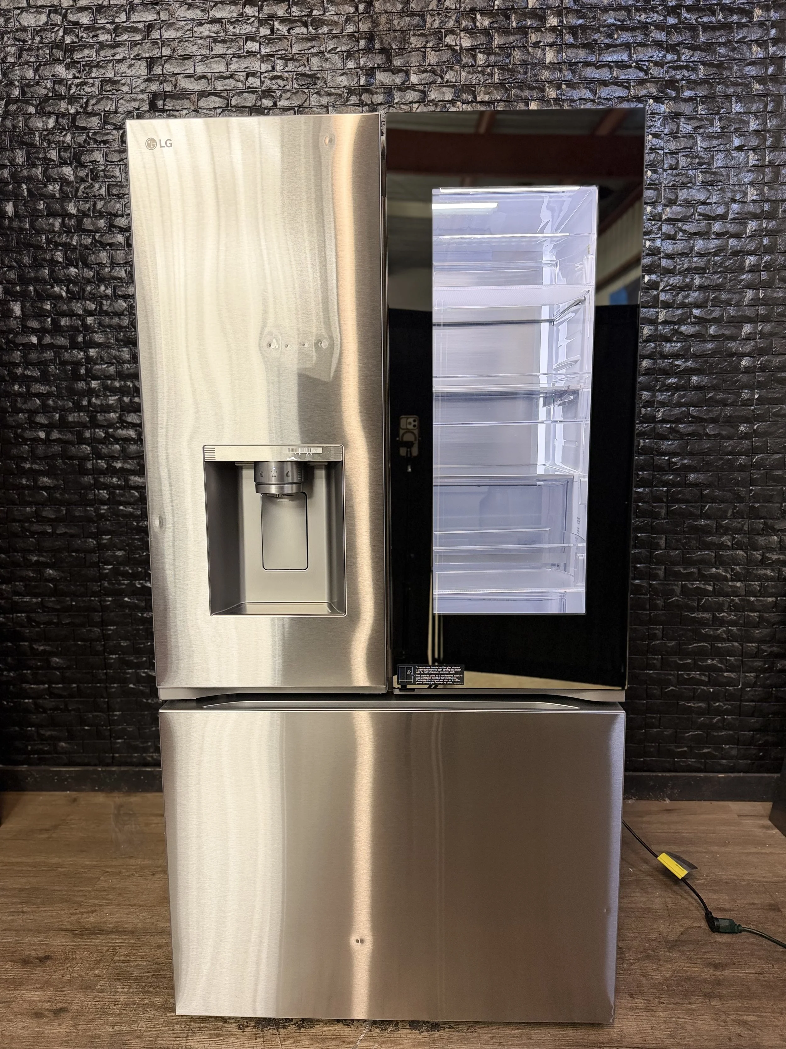LG MIRRORED INSTA VIEW REFRIGERATOR