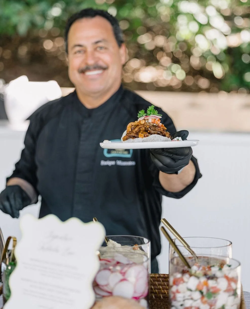 A great plate starts with a great smile 😊⁠
⁠
Venue: @ranchoguejitoweddings⁠
Planning &amp; Design: @evermorevent⁠
Photography: @saltandsolstudios