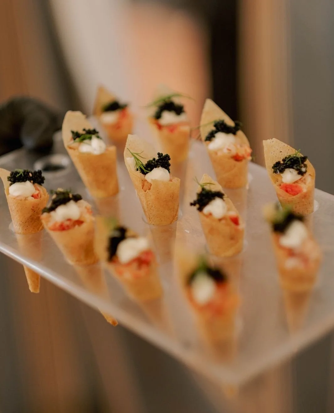 A classic for a reason! Our Maine Lobster Cone with Dill Cr&egrave;me Fra&icirc;che and Caviar has been a crowd favorite for years 🫶⁠
⁠
⁠
Planning: @rowynevents⁠
Venue: @jeuneperche⁠
Photo/video: @204_weddings⁠
Content creation: @paralanovia_⁠
Flora