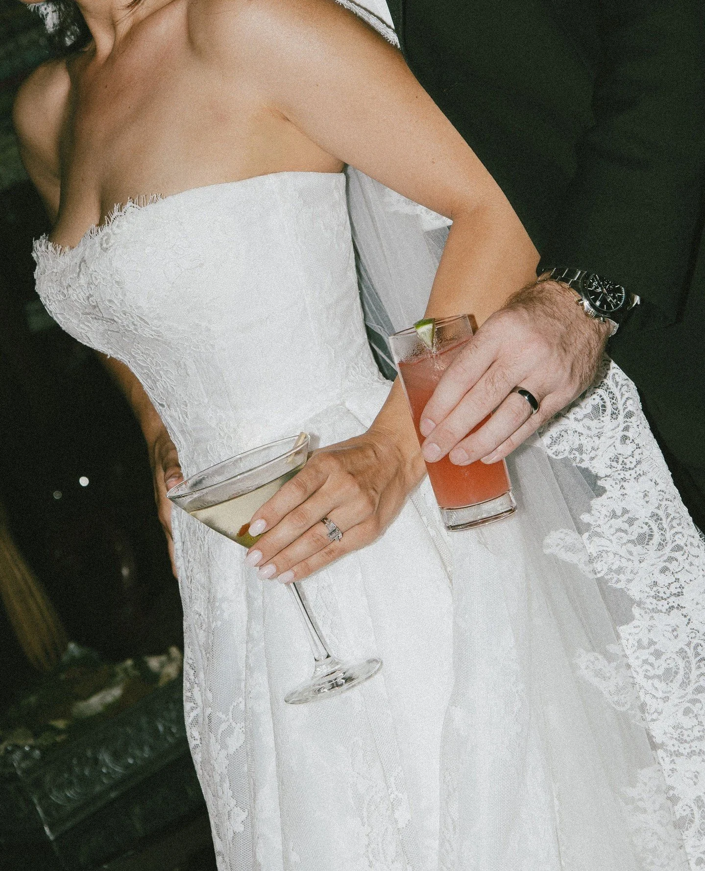 At Coast Catering, our custom bar services are designed to elevate your celebration by serving handcrafted cocktails with seamless service 🍸️✨️⁠
⁠
⁠
Photographer: @jennifertrinidadphotography⁠
Coordinator: @blissevent @blissevent_korie⁠
Video: @tmme
