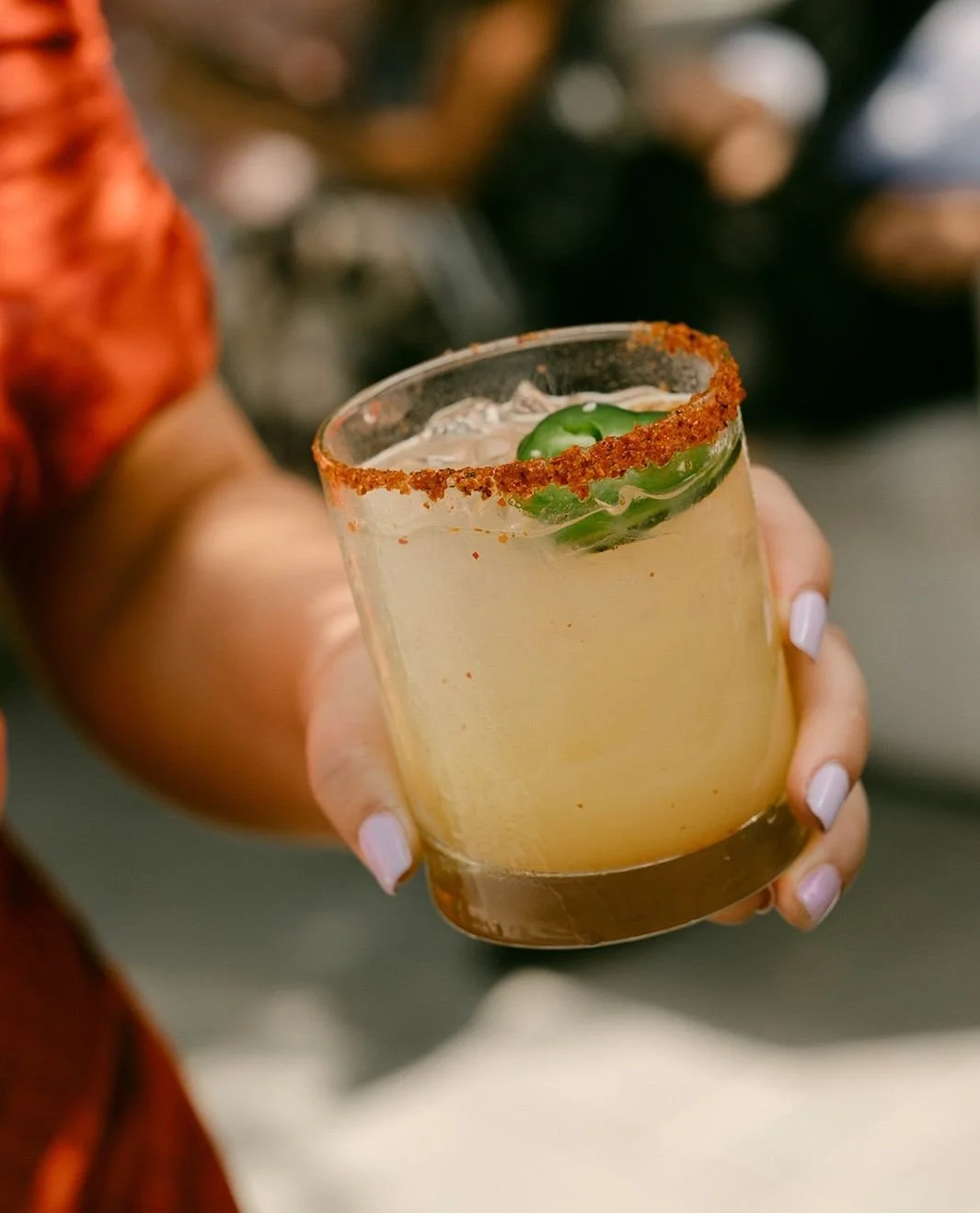 ⁠Tuesday calls for tacos + a spicy margarita 🍸️🌮⁠
⁠
⁠
Planning: @rowynevents⁠
Venue: @jeuneperche⁠
Photo/video: @204_weddings⁠
Content creation: @paralanovia_⁠
Florals: @parkerandposies⁠
Rentals: @adorefolklore⁠
Linens: @bbjlatavola⁠
Catering/bar: 