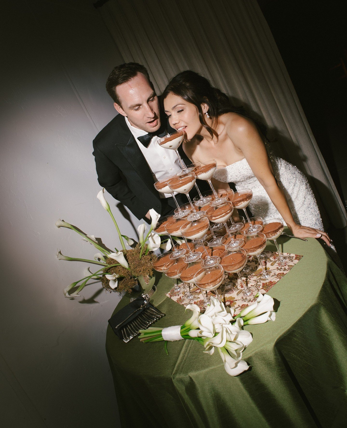 The year of the tiramisu tower 🍸️⁠
⁠
Photographer: @jennifertrinidadphotography⁠
Coordinator: @blissevent @blissevent_korie⁠
Video: @tmmediaweddings ⁠
Venue: @haciendasantafe ⁠
Florals: @islaflorco ⁠
Catering: @coastcatering ⁠
Rentals: @crown_rental