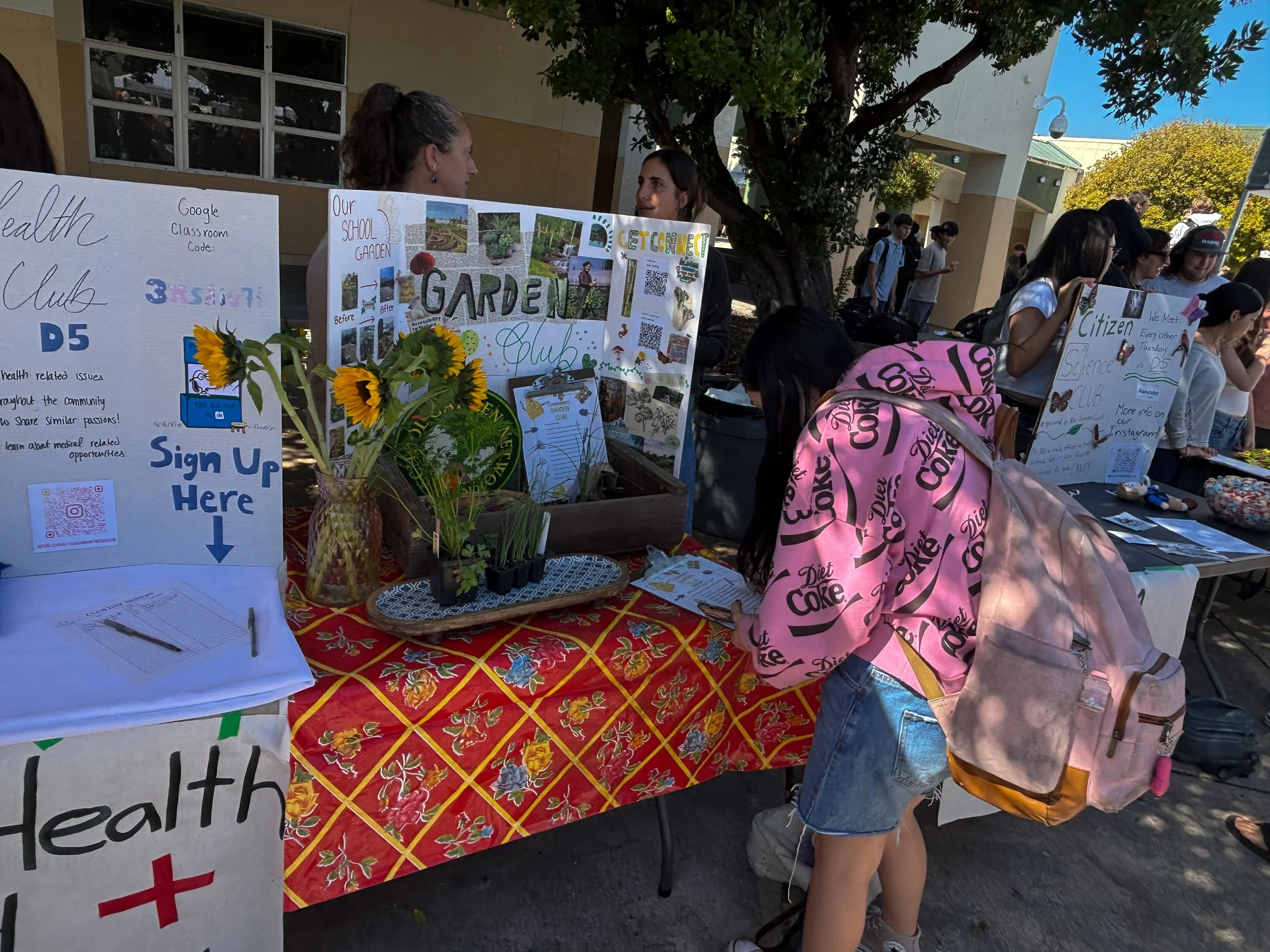 Esmond.Hoang.club. features.image 3.jpg