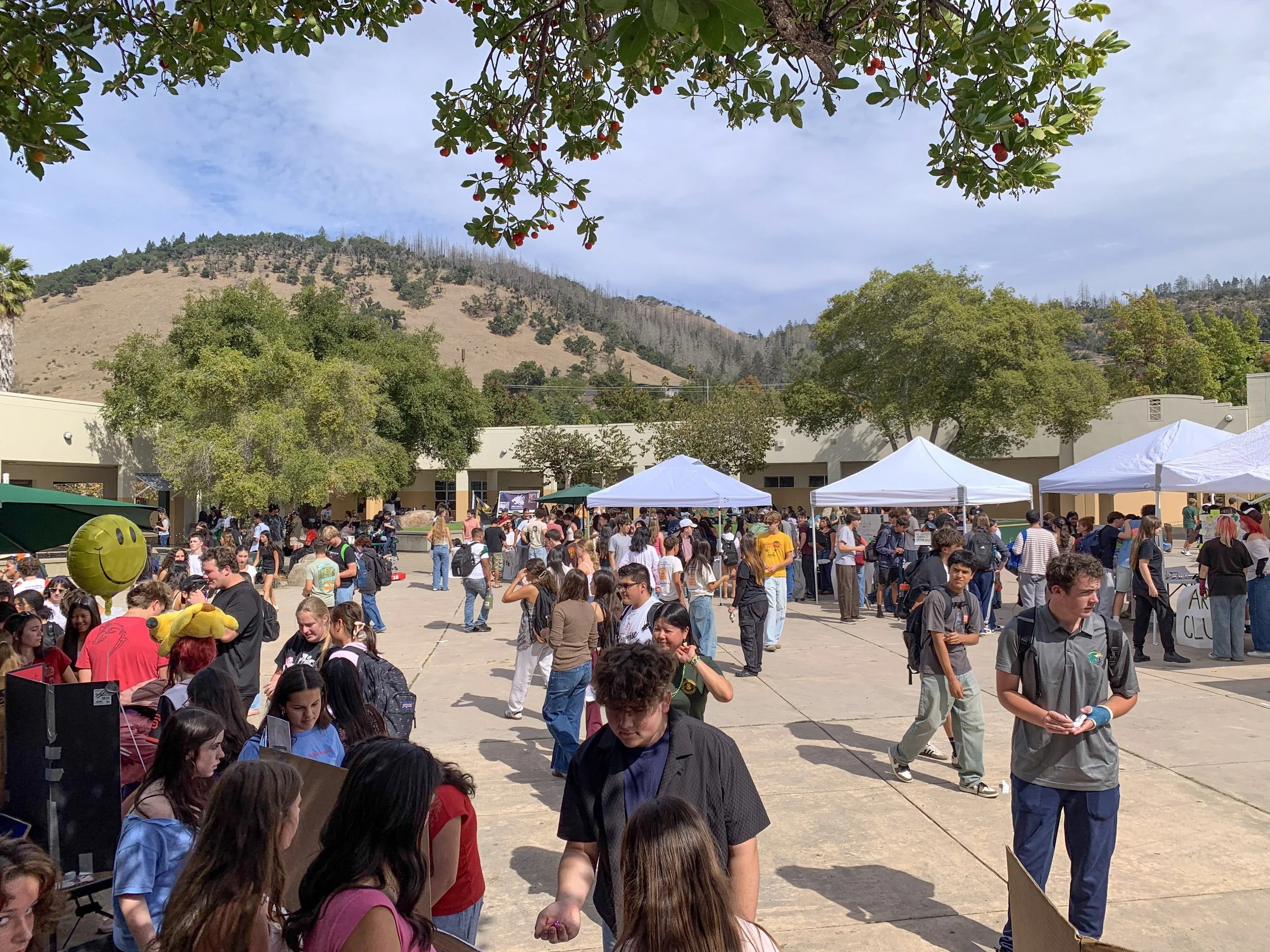  A view of the courtyard on Club Day (Christopher Haraszti /  The Puma Prensa ) 