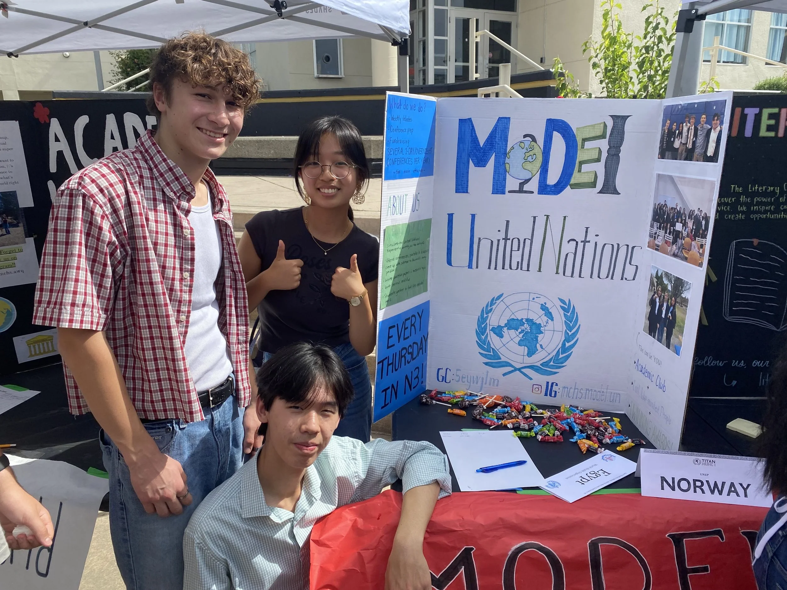  The Model UN stand and its club officers (Ryan Win-Ruan /  The Puma Prensa ) 