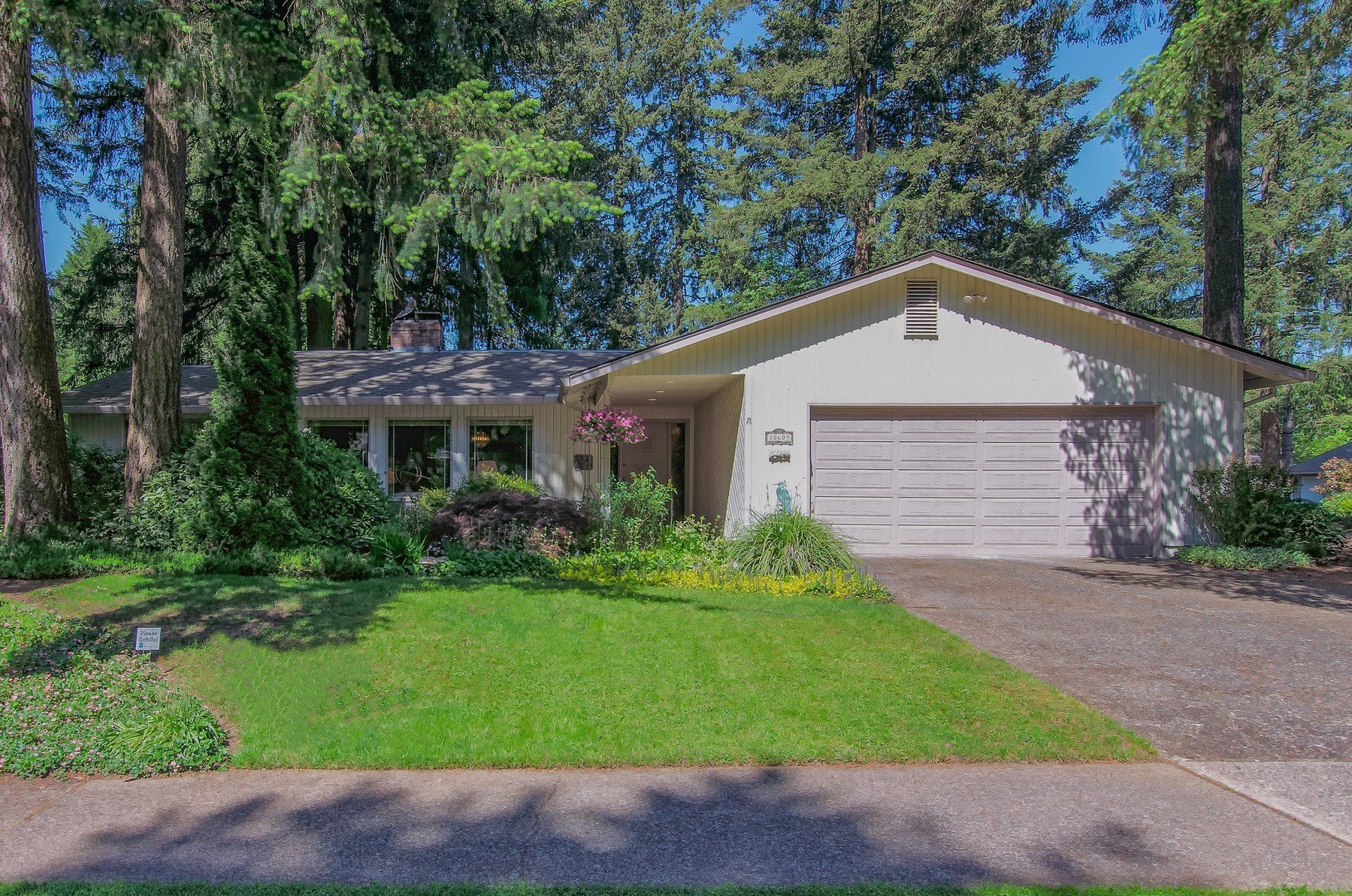 10609 NE Sherwood Drive, Vancouver, WA 98686