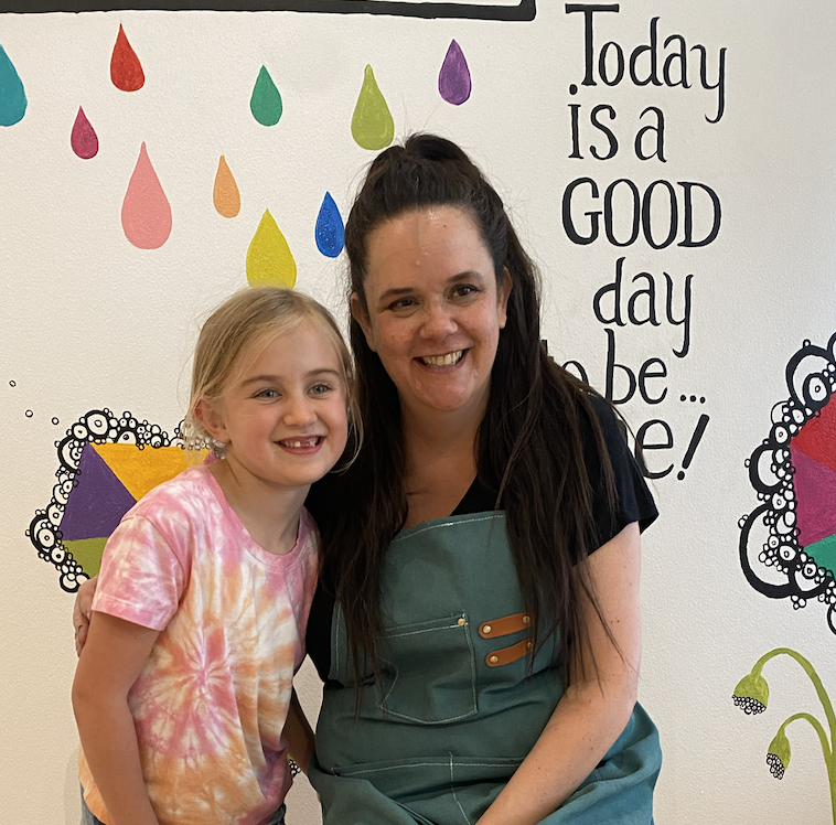 What Makes a Great Art Teacher for Kids?