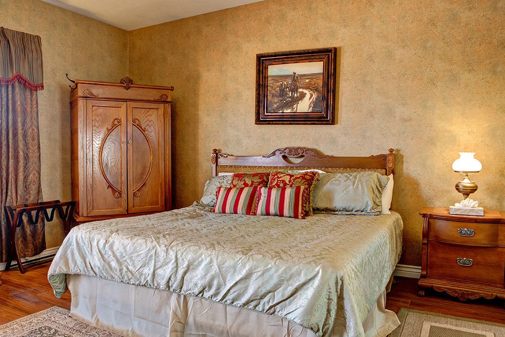 Historically styled guest room at Tombstone Monument Ranch.