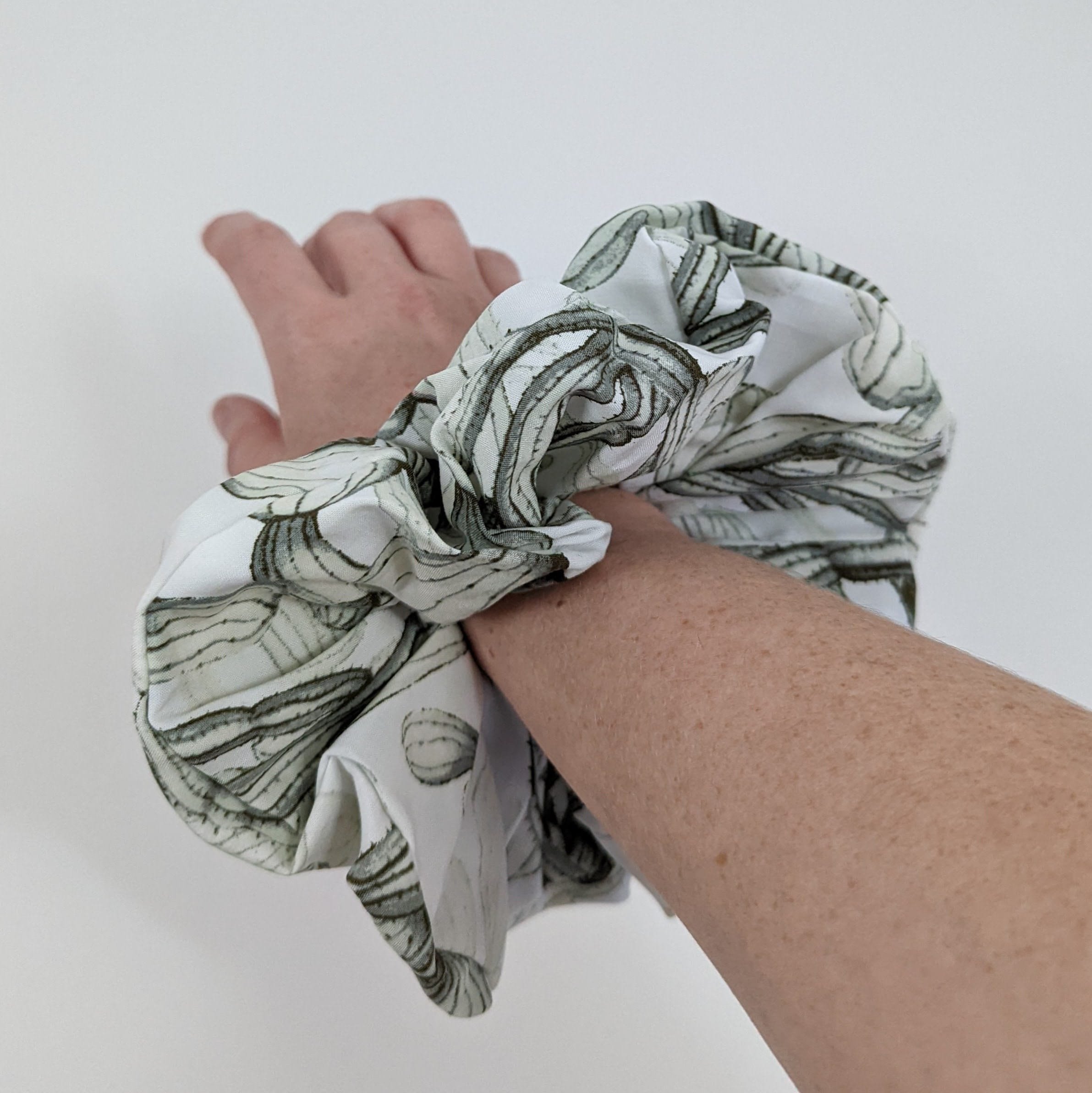 https://i.etsystatic.com/6583749/r/il/c28219/3798018941/il_fullxfull.3798018941_lxt3.jpg