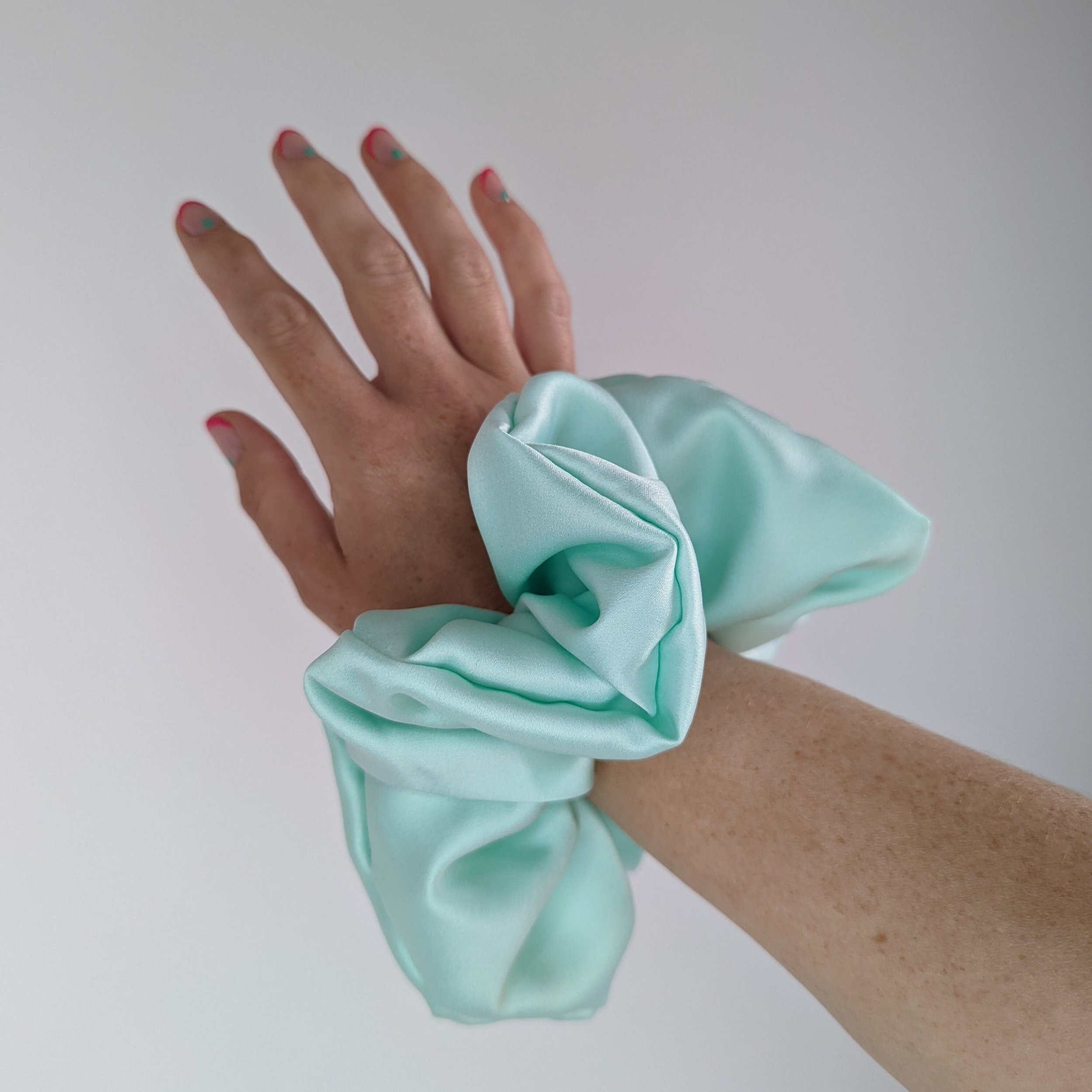 https://i.etsystatic.com/6583749/r/il/1b55d5/4012427624/il_fullxfull.4012427624_qugr.jpg