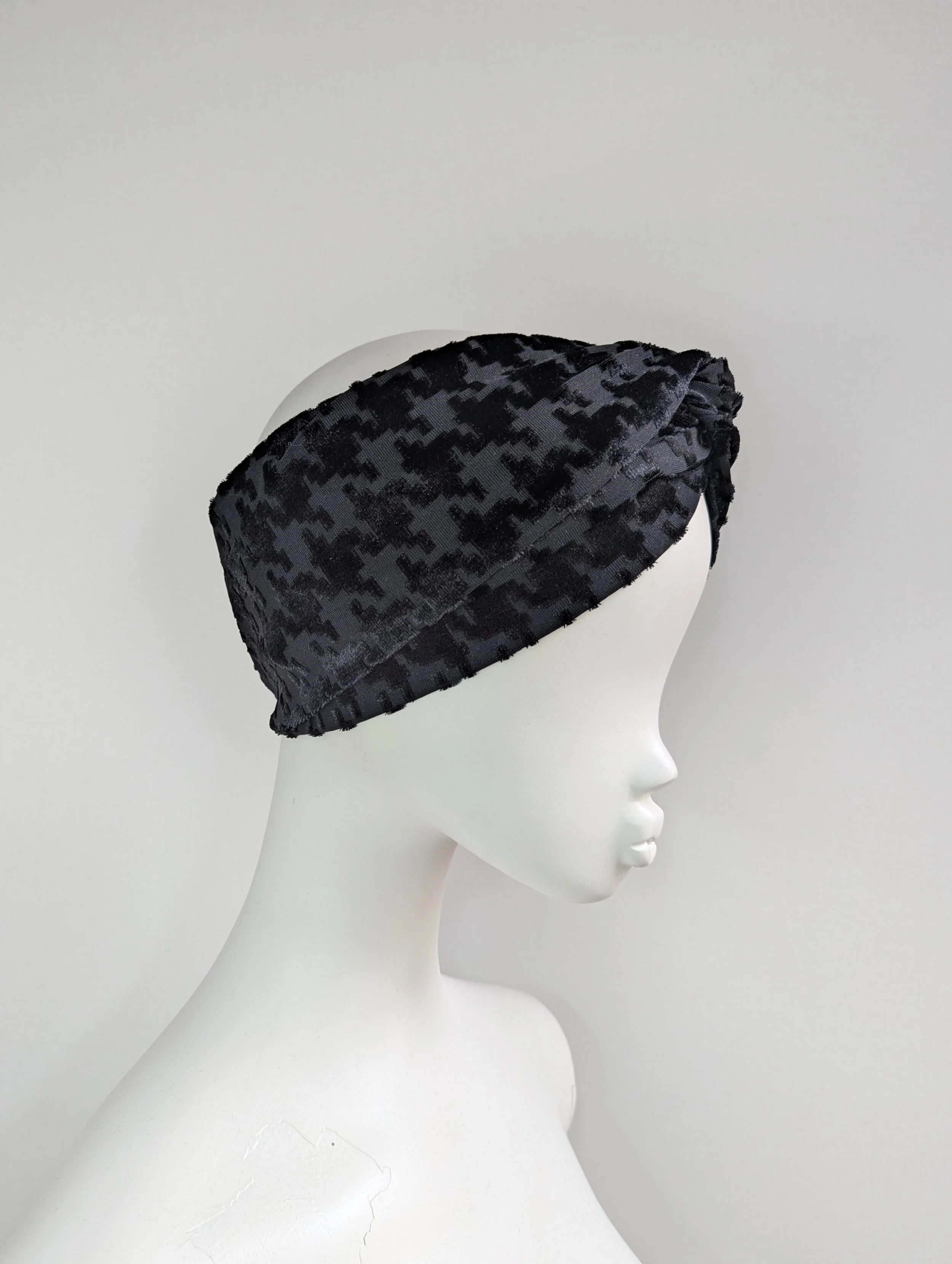 Black-Houndstooth-Velvet-3.jpg