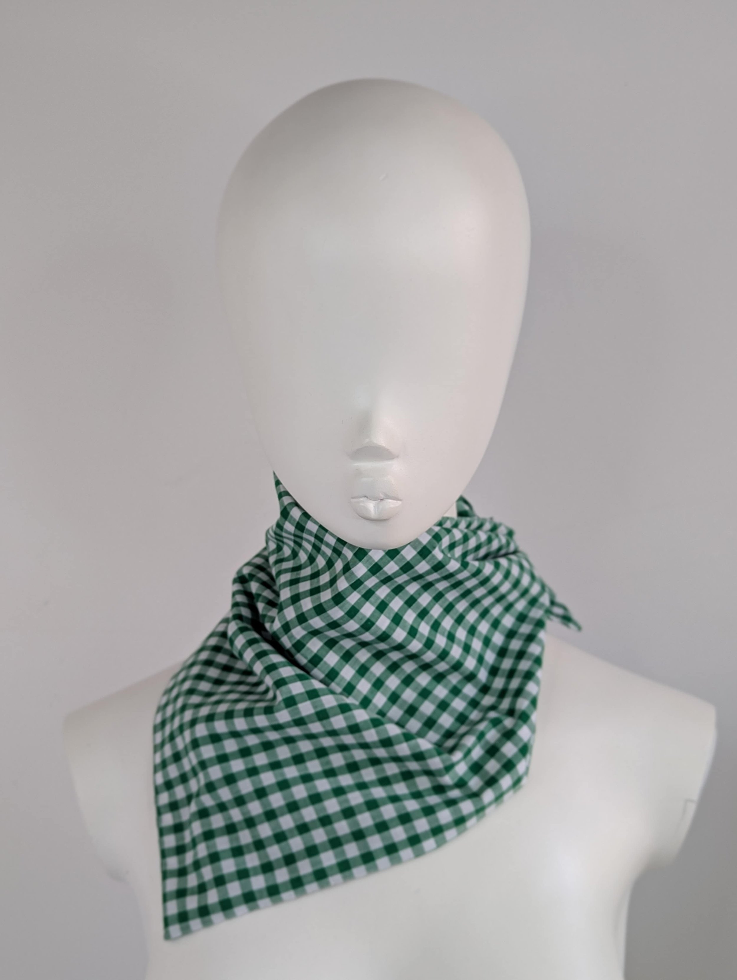 Green-triangle-bandana-neckerchief-headscarf.8_1.jpg
