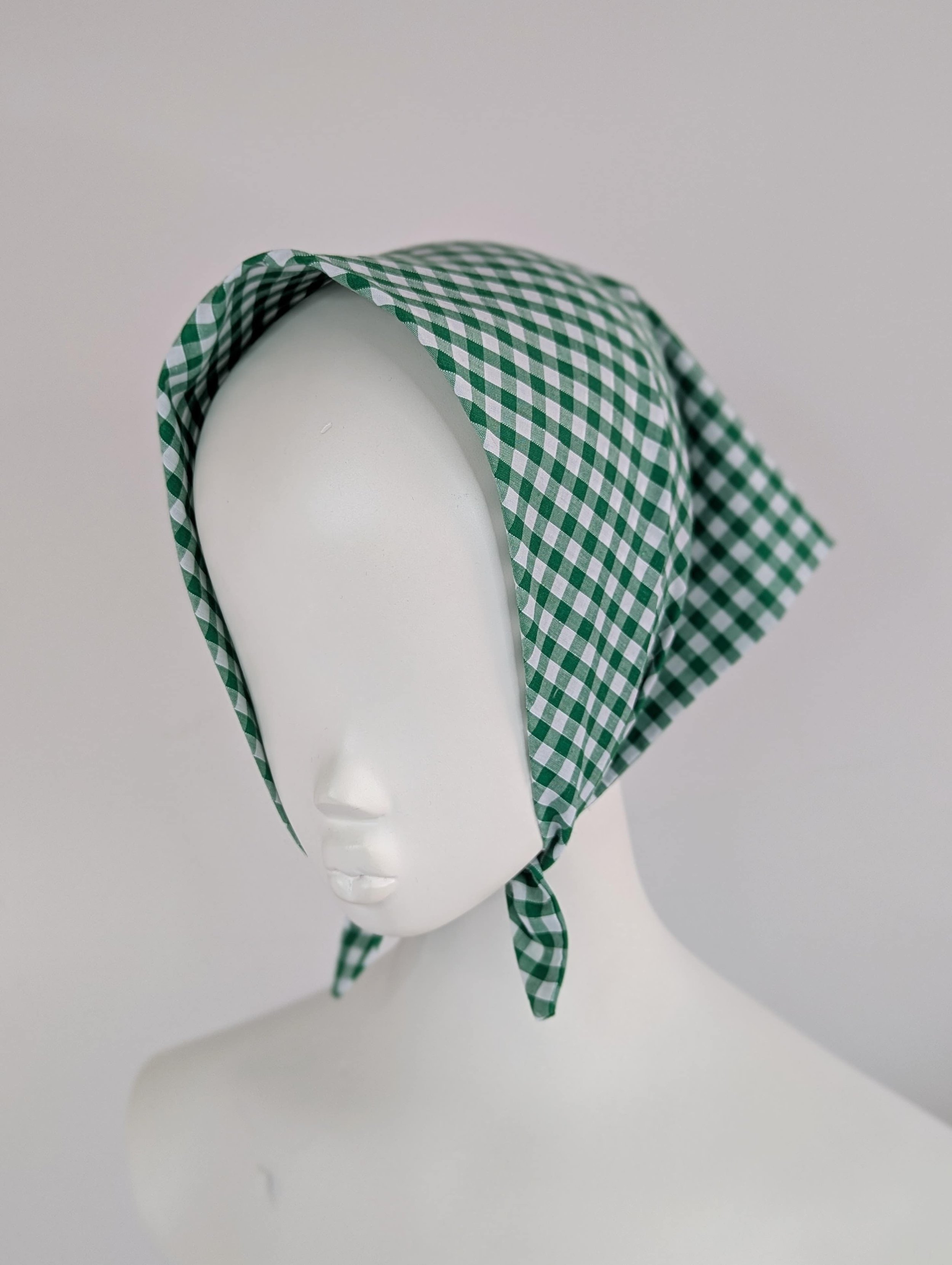 Green-triangle-bandana-neckerchief-headscarf.5_1.jpg