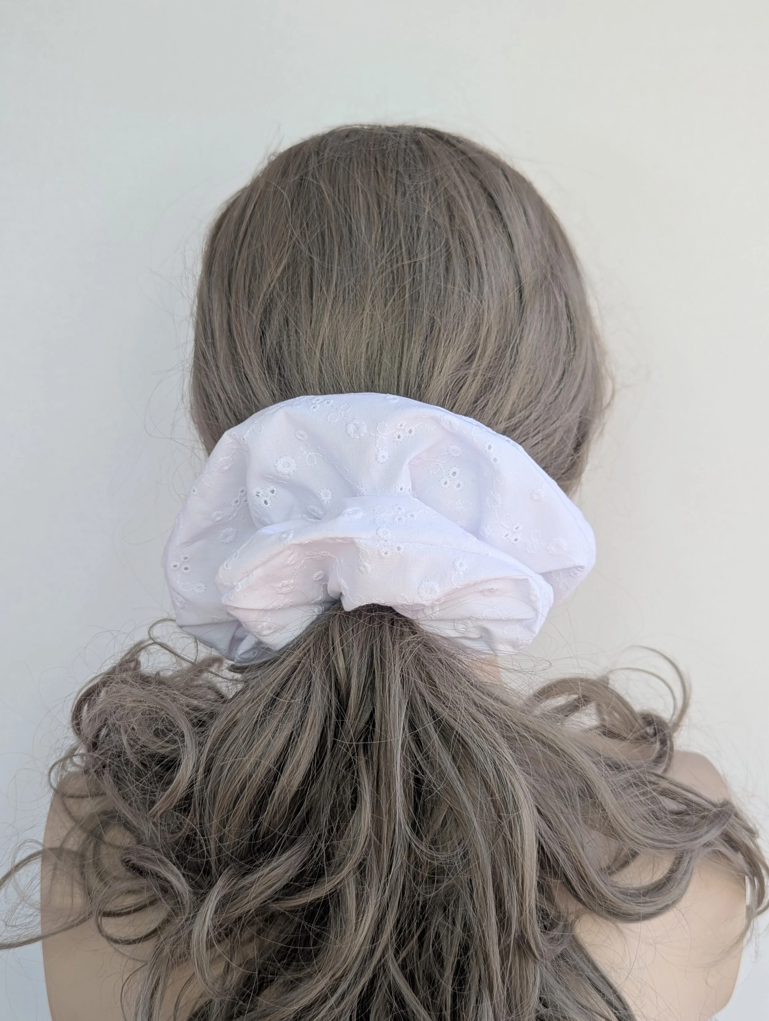 White-Broderie-Anglaise-Cotton-Scrunchie-10.jpg