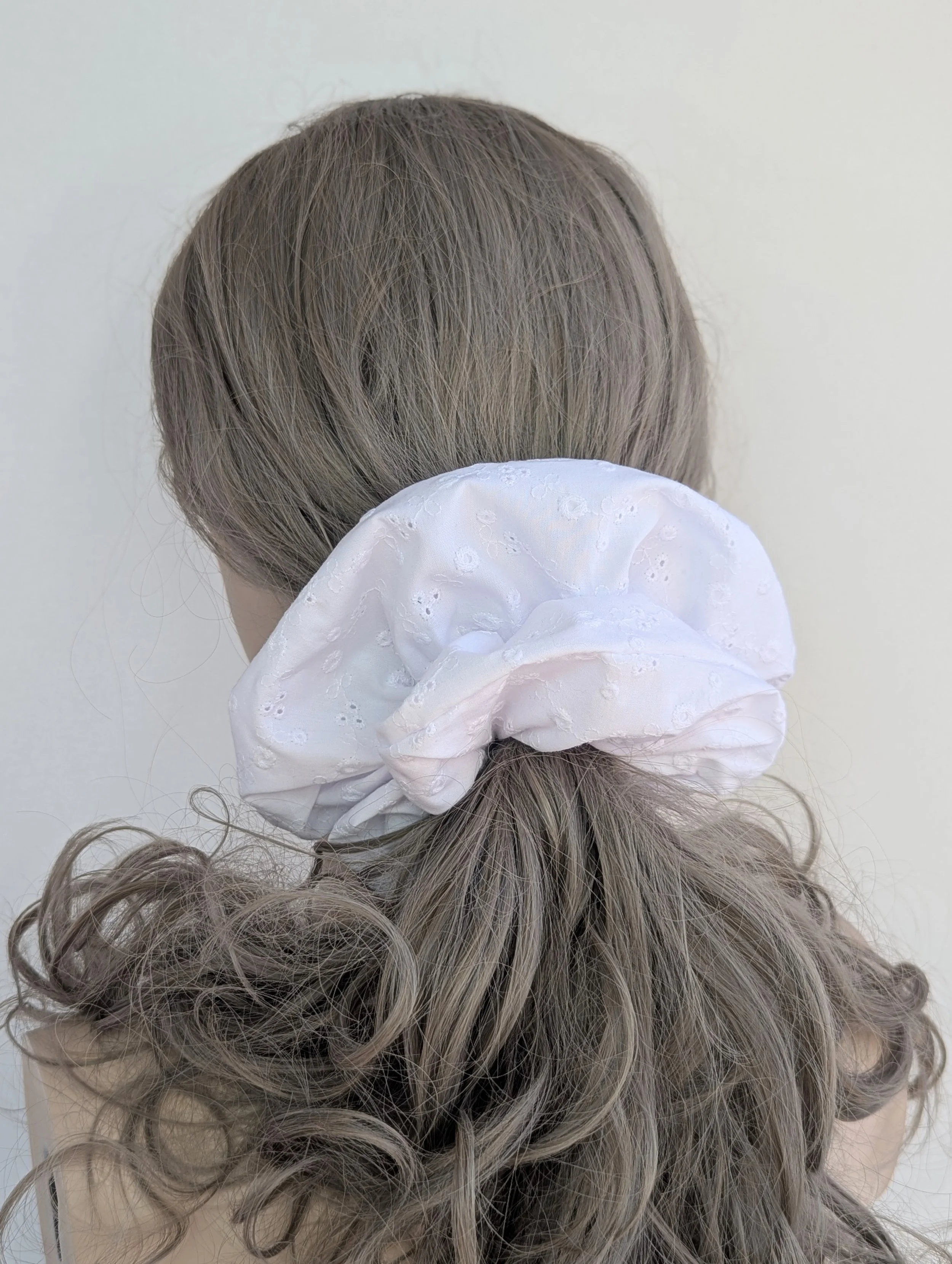 White-Broderie-Anglaise-Cotton-Scrunchie-11.jpg