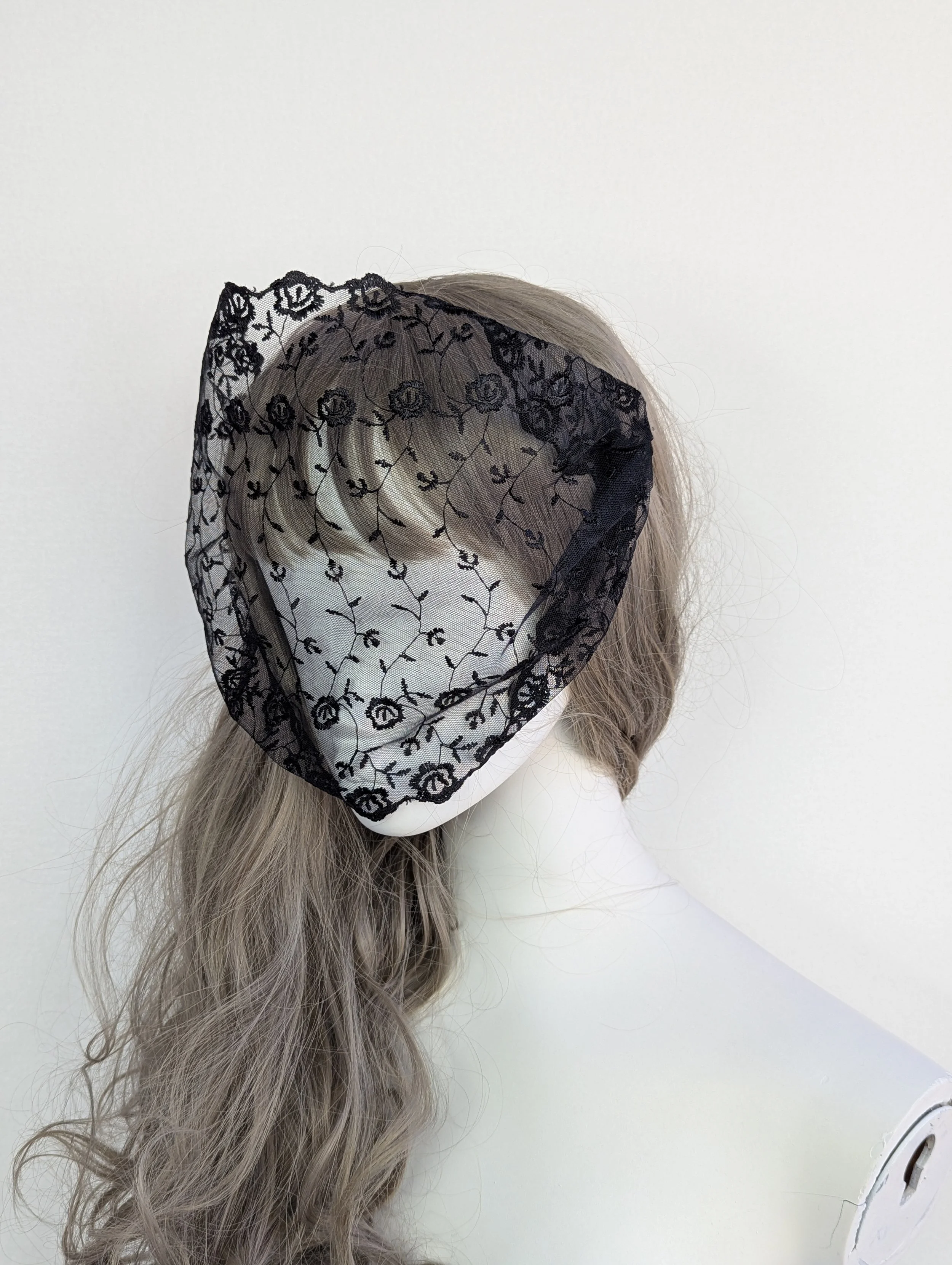 Black-Lace-Face-Veil-5.jpg
