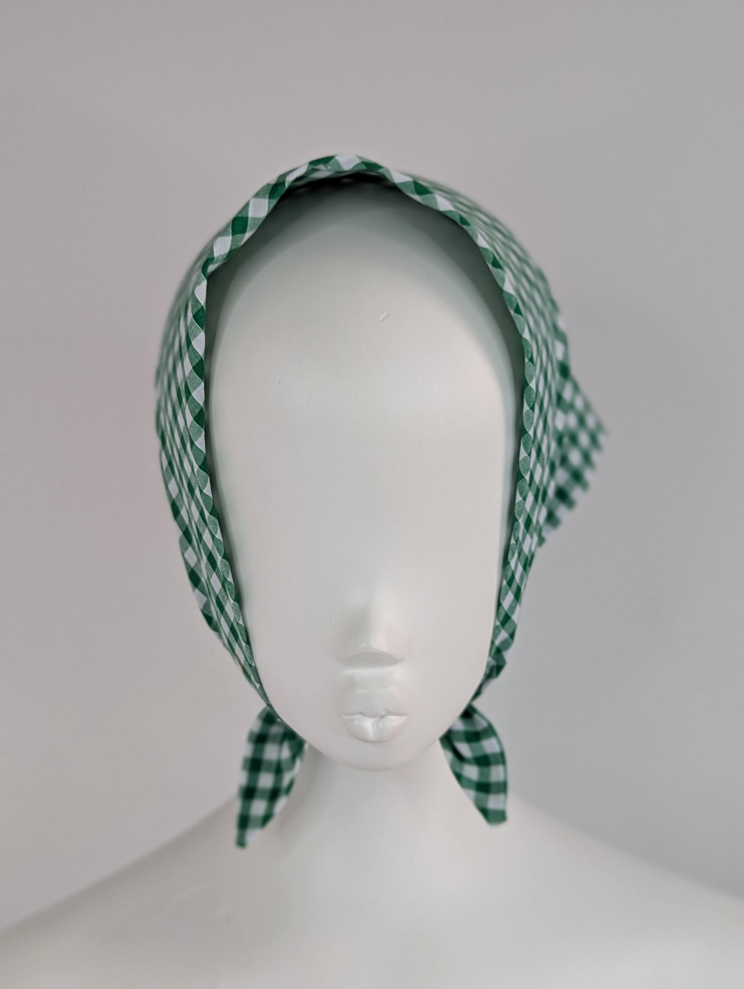 Green-triangle-bandana-neckerchief-headscarf.4_1.jpg