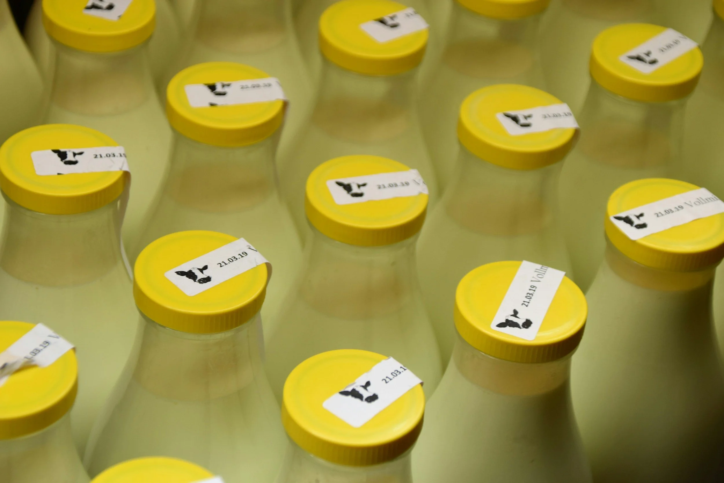 How to Thaw and Store Breastmilk Safely