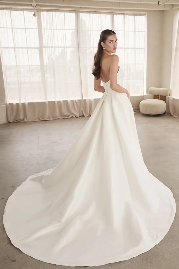 Lorraine LE156 Size 14