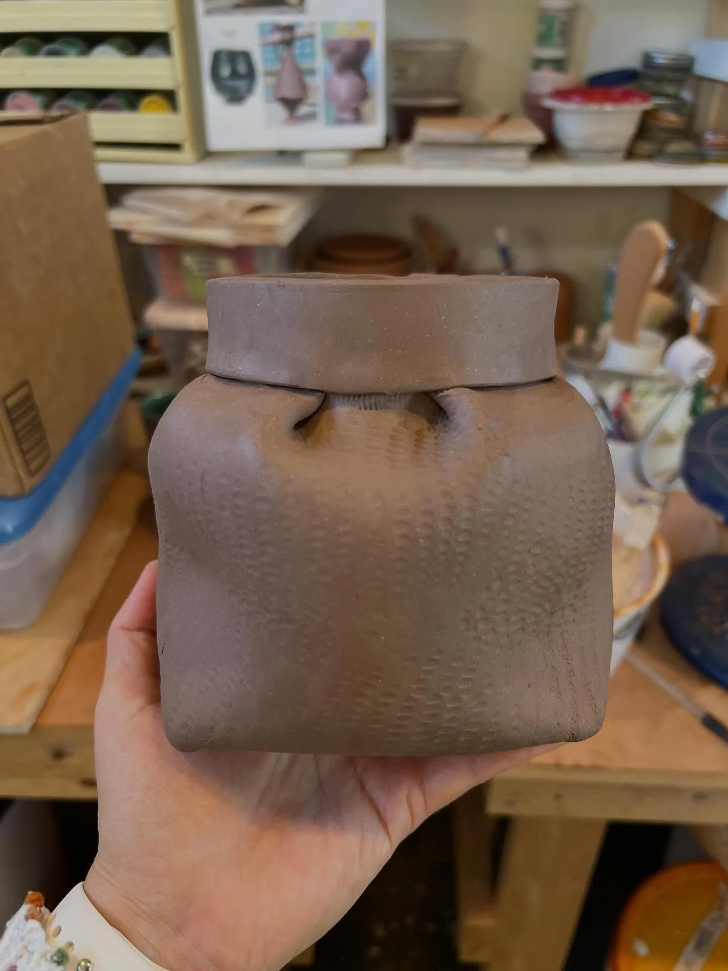 Clay is always inspiring us with its flexibility and creative potential!

#friendlycityclay #harrisonburgart #creativeclayhva