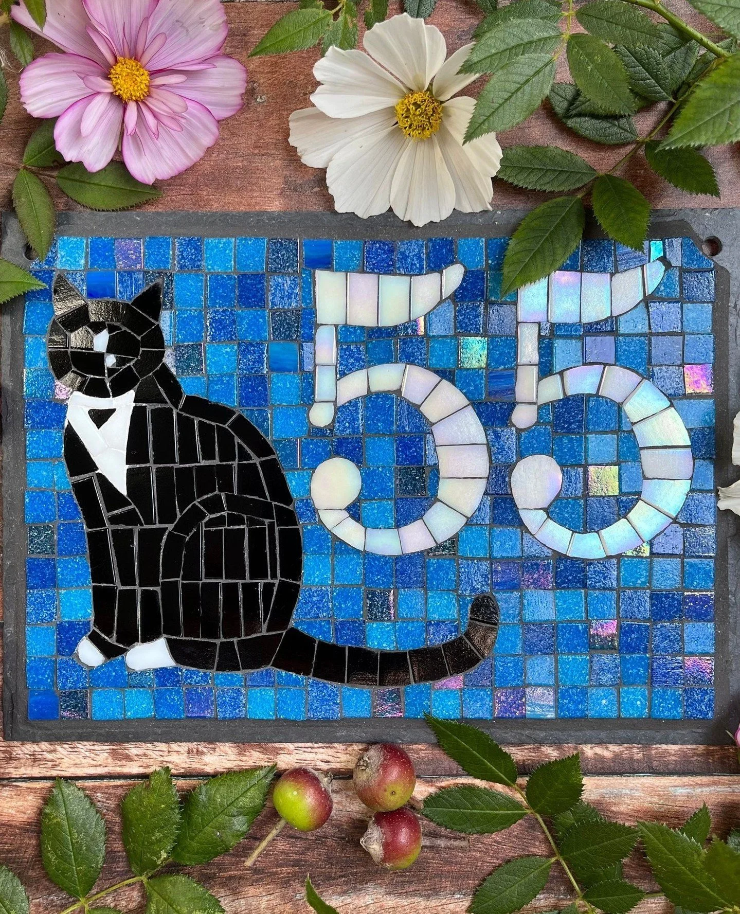 Add some color and personality to your home with a House Number Mosaic you design and create yourself! 🏡✨ In this 4-week class, you’ll learn mosaic techniques and craft a beautiful, functional piece that welcomes guests with style. Perfect for