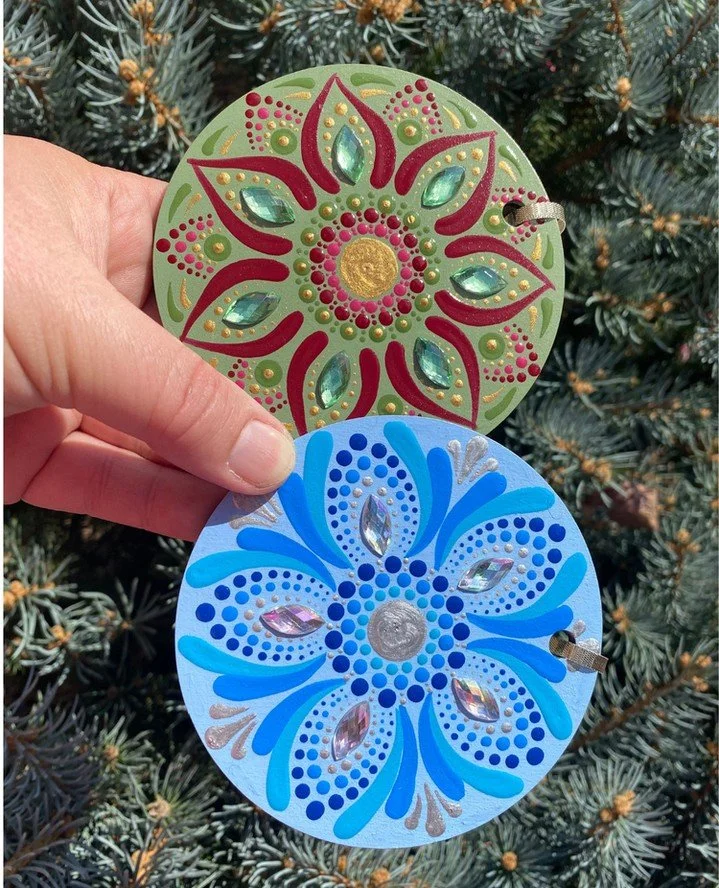 ✨ Add a little dot of joy to your holiday season! ✨ Only 1 spot left!⁠
⁠
In this cozy workshop, artist Carol Brunk will guide you through the meditative process of creating your own dot-painted ornaments &mdash; two colorful, pattern-filled pieces th