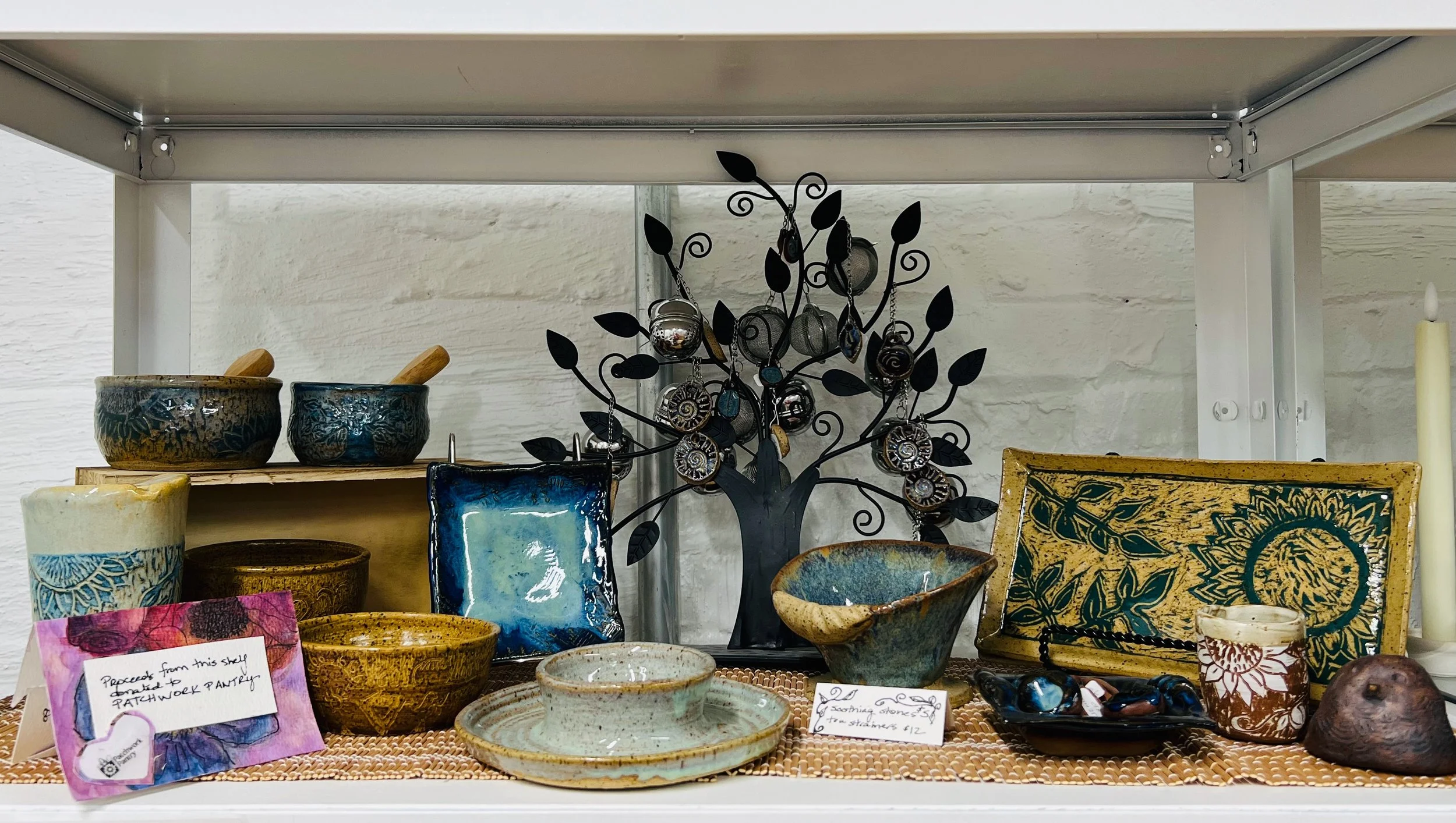 A Guide to Creating a Beautiful Gallery Shelf