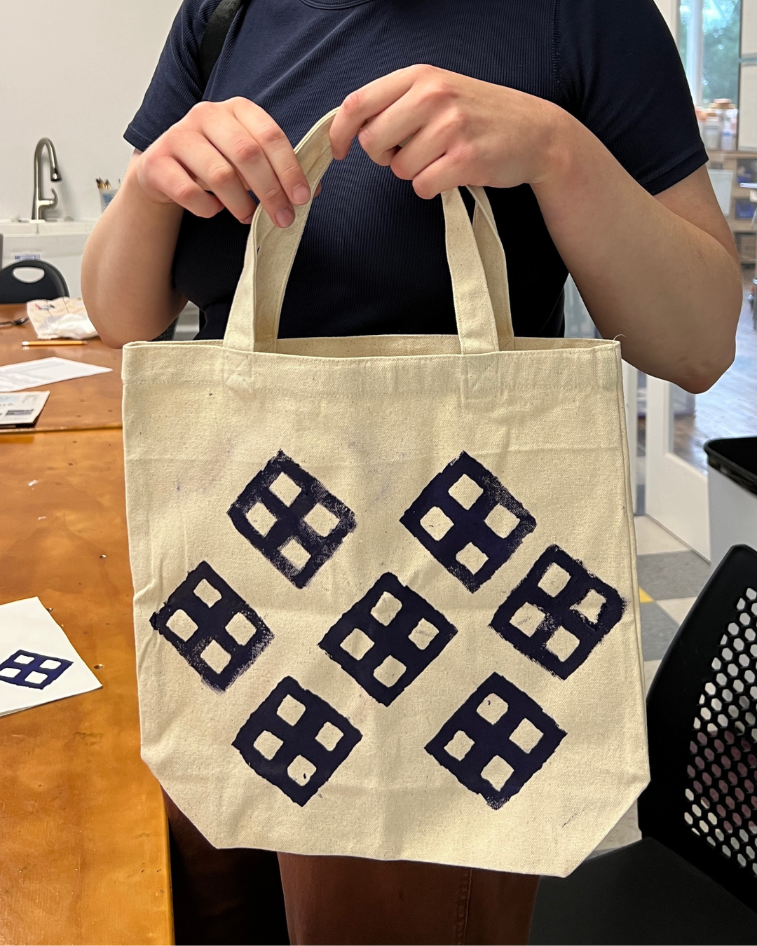 Laura - Screenprint tote 7.png