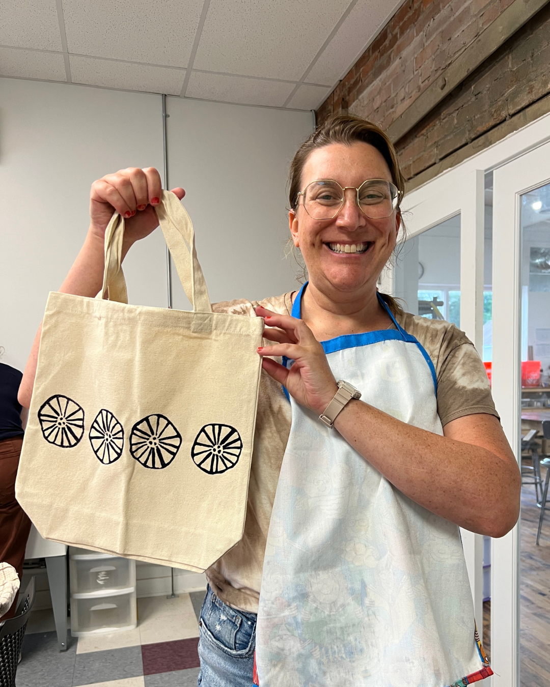 Laura - Screenprint tote 6.png