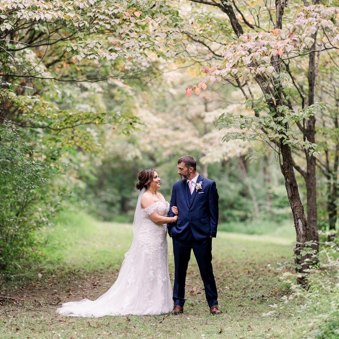 Tara &amp; Ryan- 2022 Ohio Wedding. #CleanCaptures #visualauthority #instamood #igdaily #instafollow #awesome #vsco #vscocam #mastershots #ohiophotography #rodlistphotography #weddings #instawedding #ohiowedding #weddingphotography #weddingphotograph