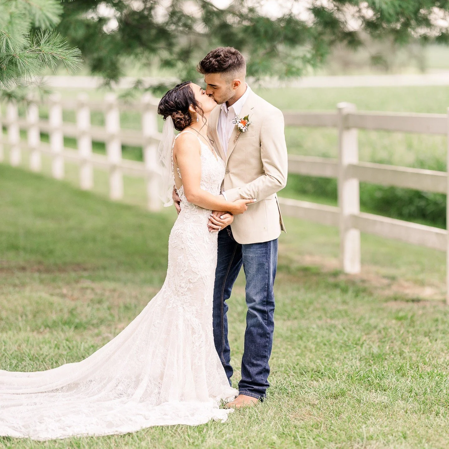 Logan &amp; Nathan- 2022 Ohio Wedding. #CleanCaptures #visualauthority #instamood #igdaily #instafollow #awesome #vsco #vscocam #mastershots #ohiophotography #rodlistphotography #weddings #instawedding #ohiowedding #weddingphotography #weddingphotogr