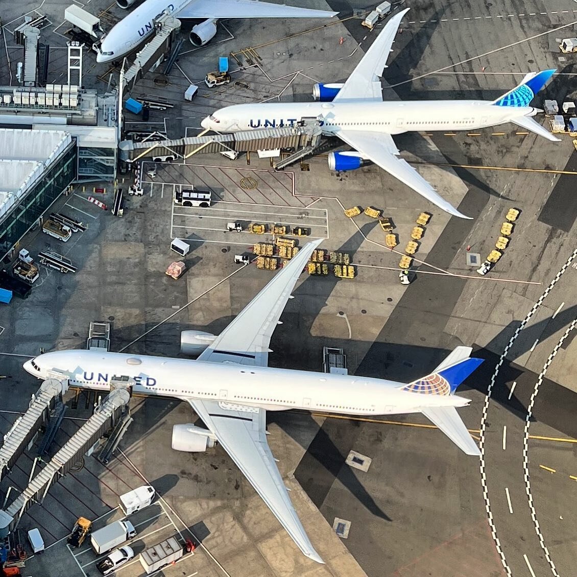 Great view climbing out of Newark on the @flyblade helicopter today. Clear to see who rules the roost here!  @united #boeinglovers #unitedairlines